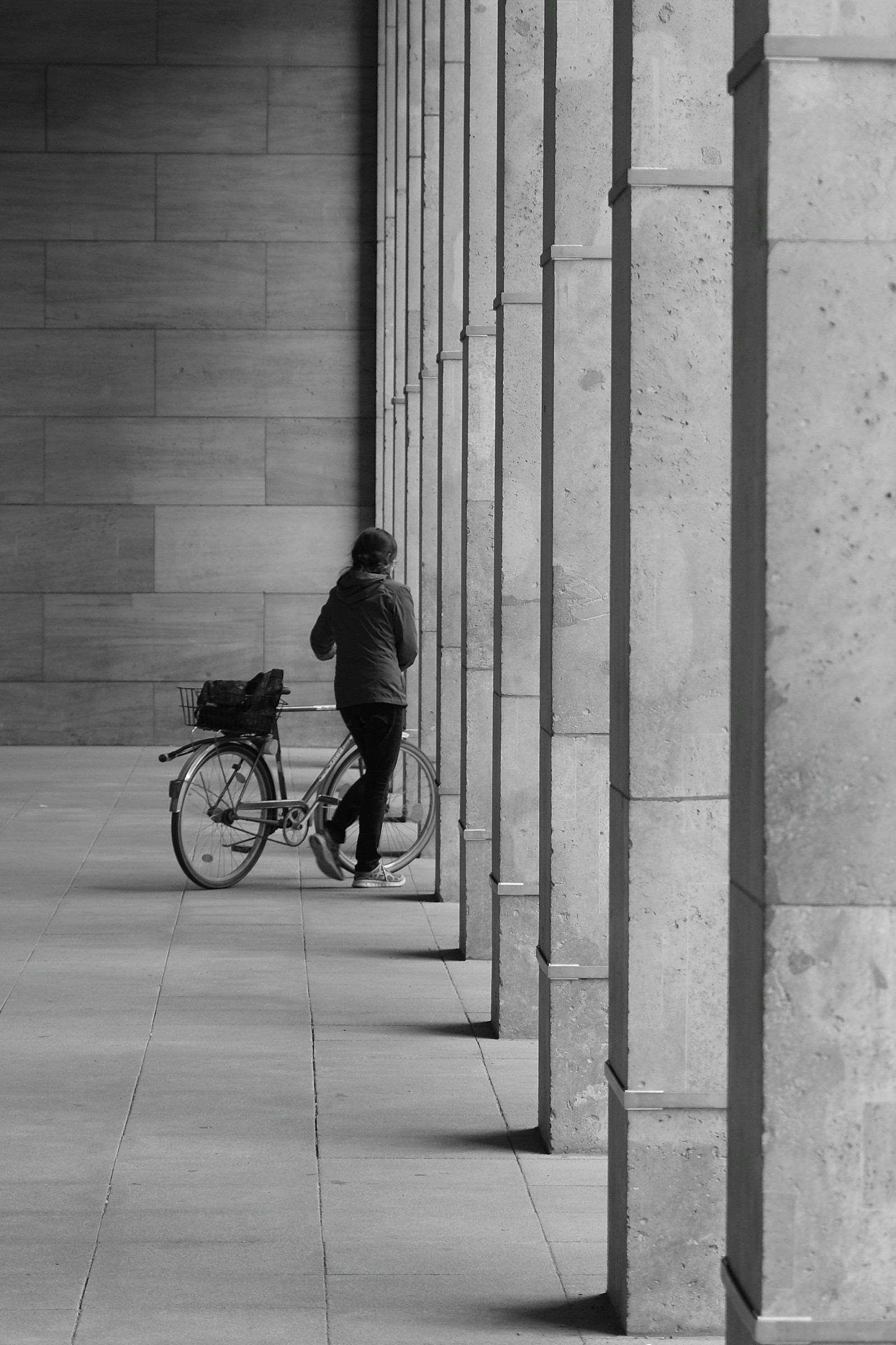 Cycling between the Pillars of History