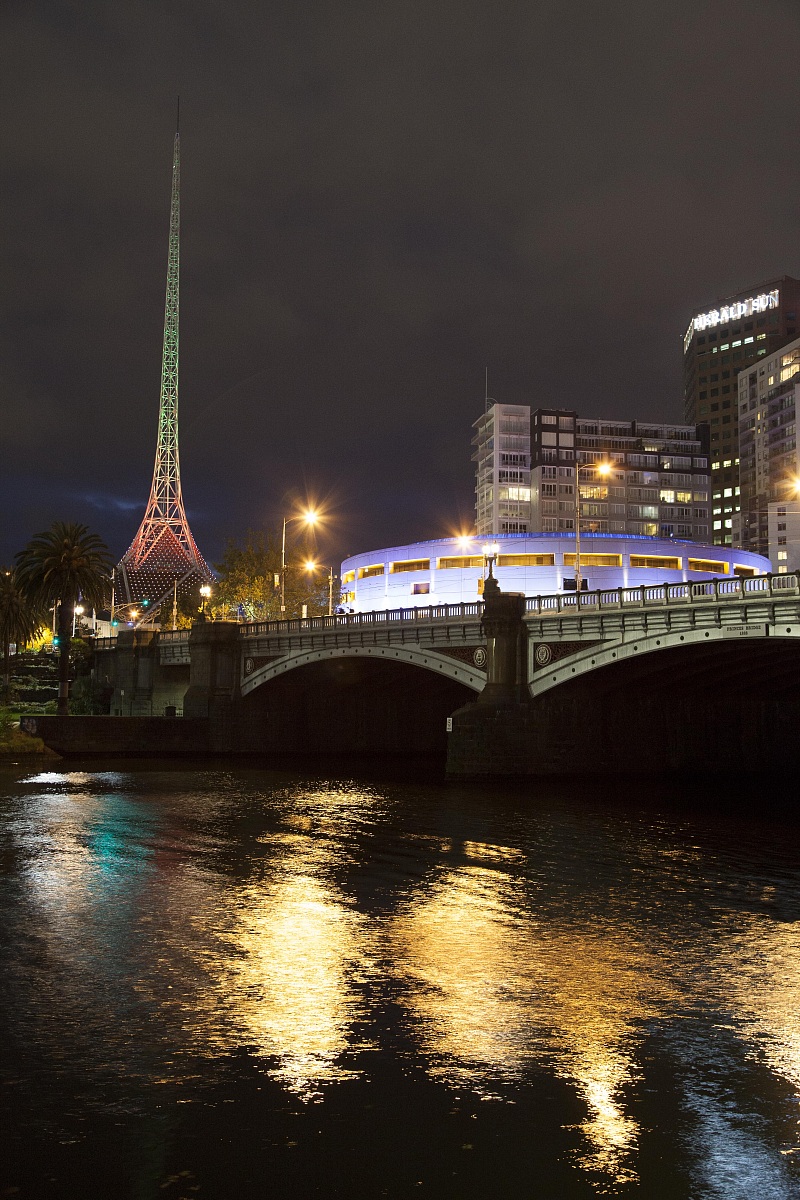 Yarra River at night