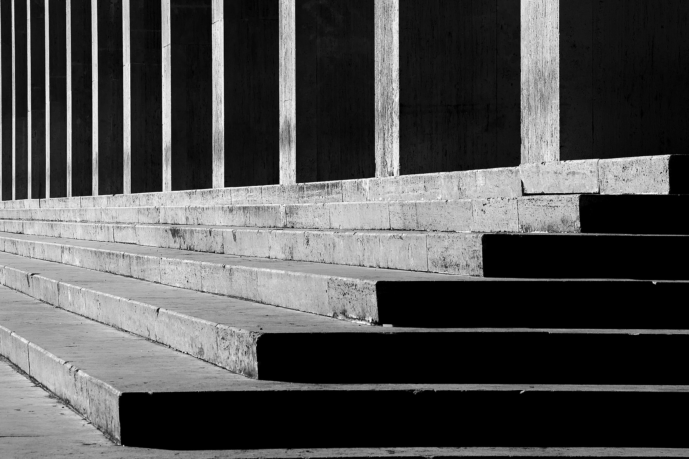 Minimalist Visions in b / w