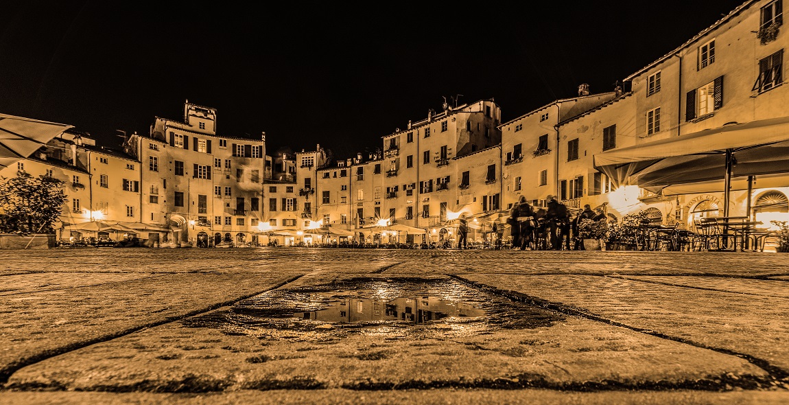 Piazza Anfiteatro - Lucca