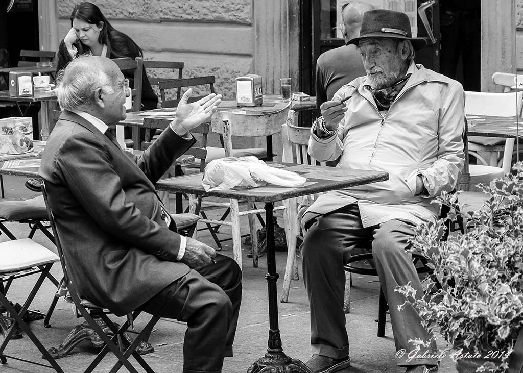 chiacchere tra vecchi amici
