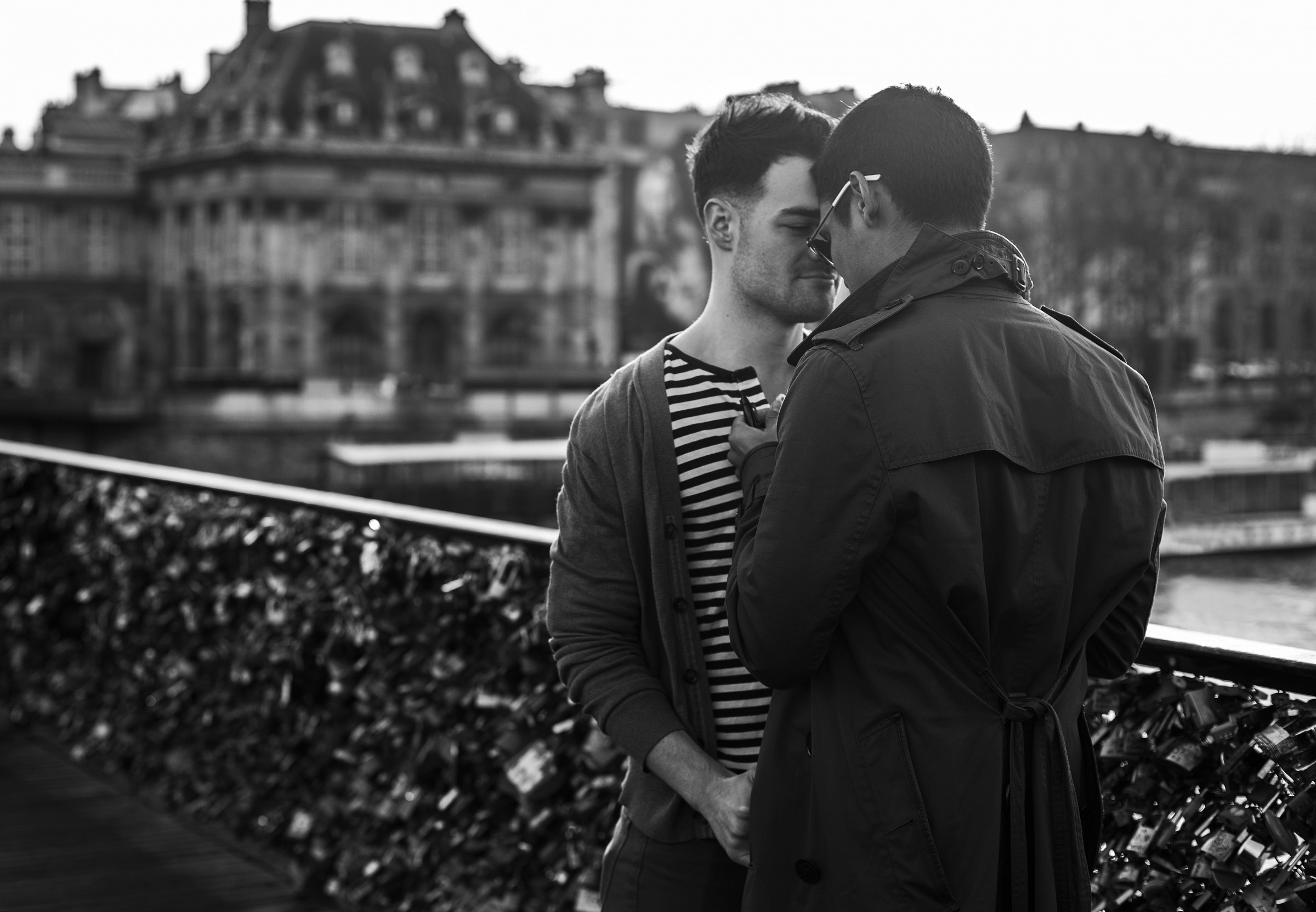 Shooting stolen on the Pont des Arts (New PP)