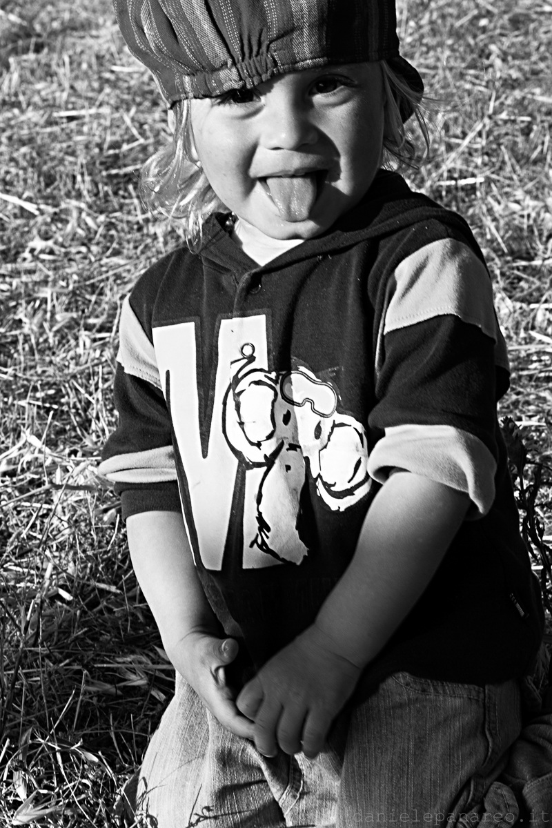 Bimbo con linguaccia