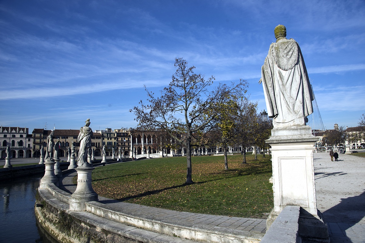 Staue sull'isola Memmia