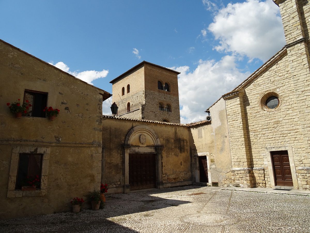 Abbazia di Farfa - Piazza
