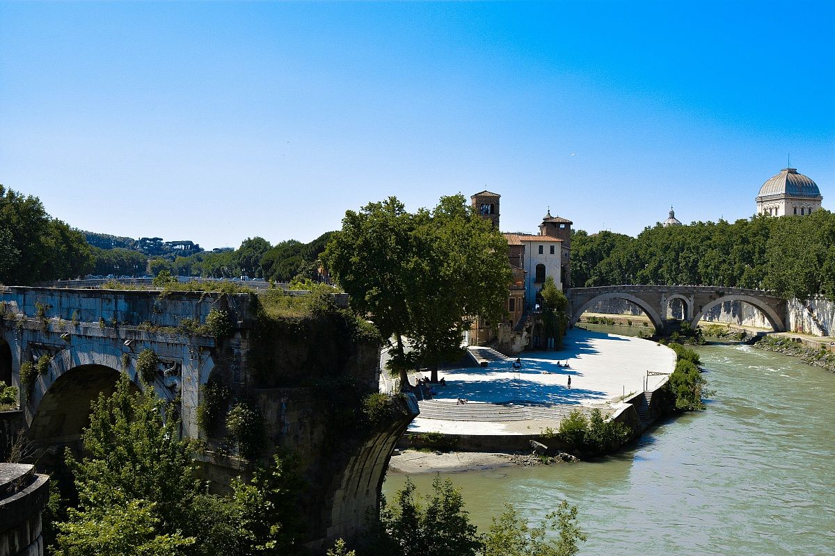 lungo tevere