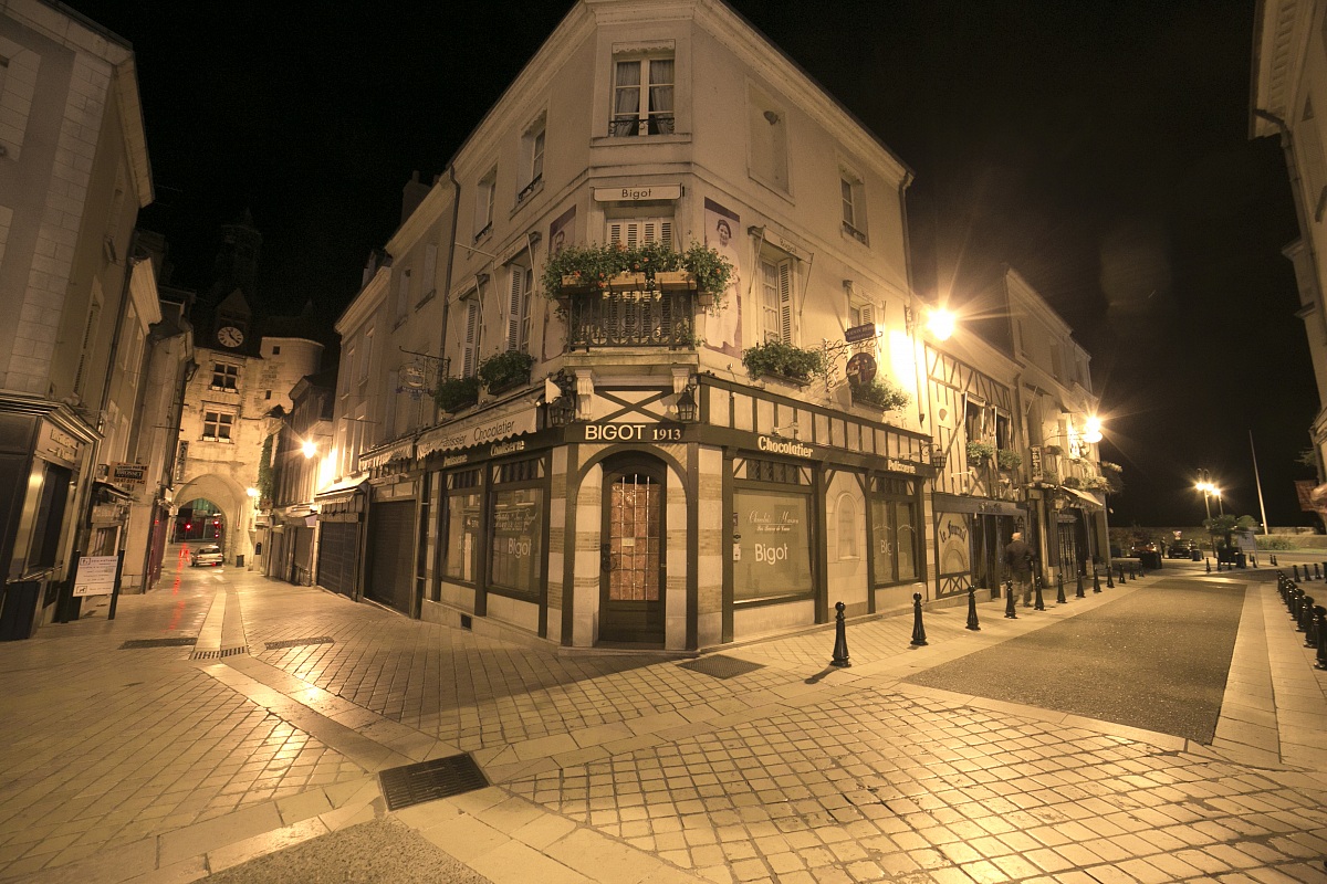 Geometries of Amboise