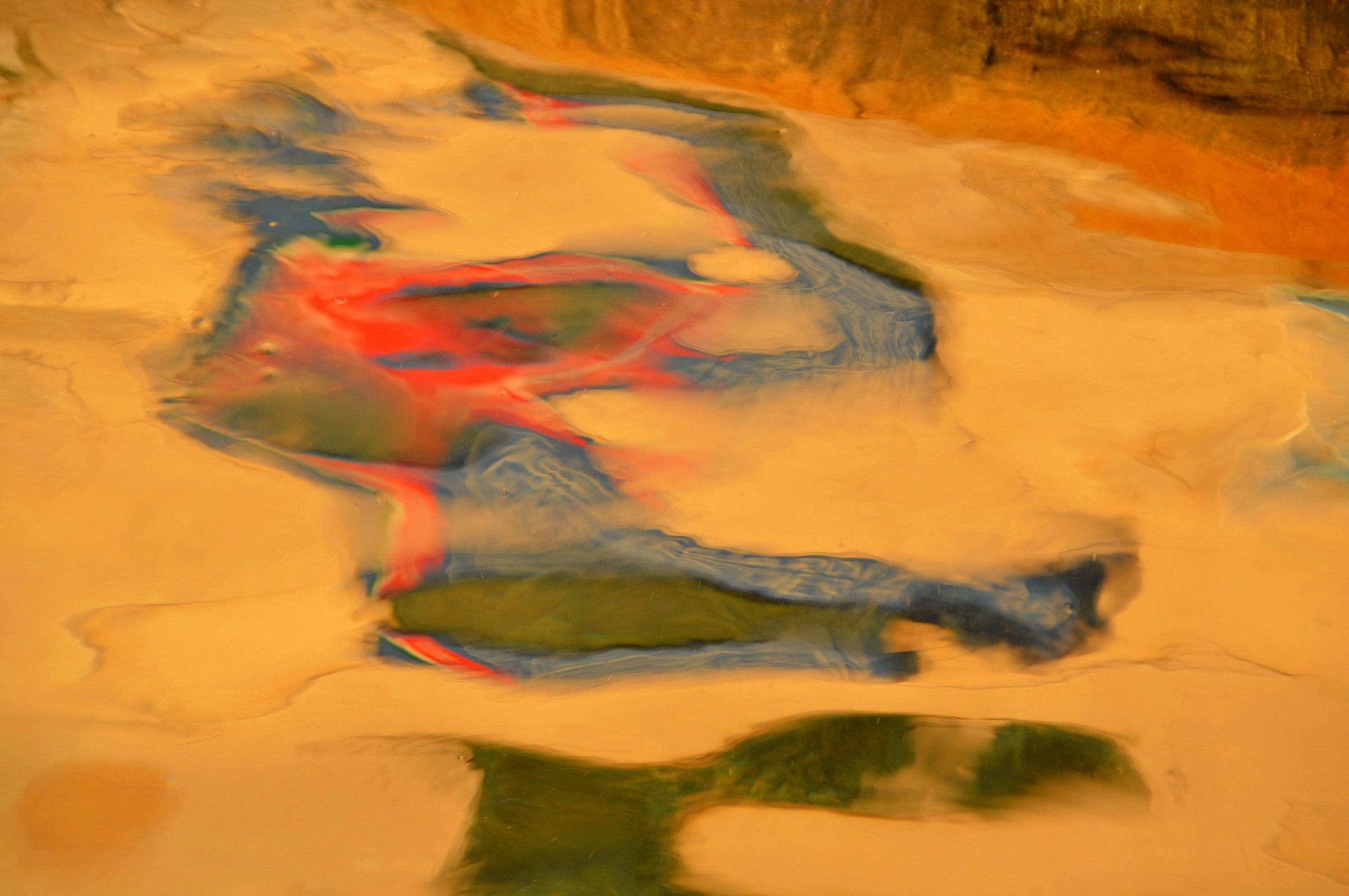 Astratto sulle acque del porto di Camogli 2