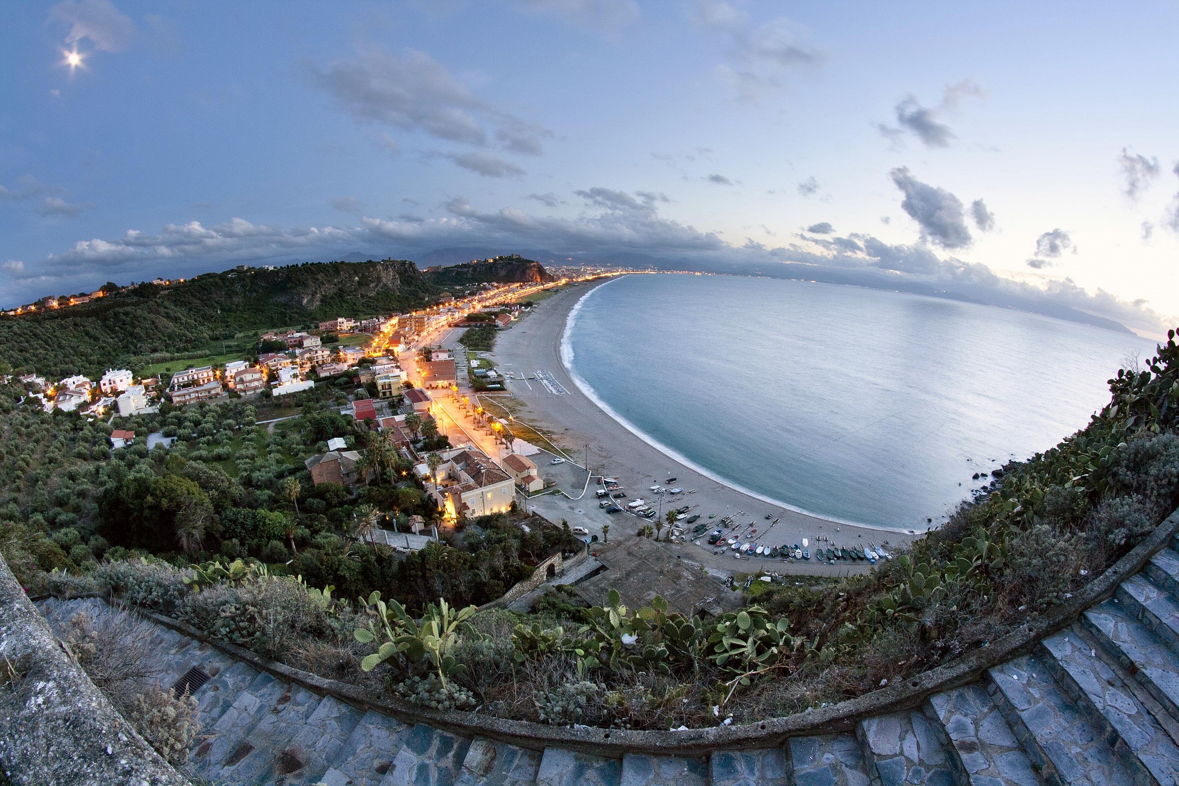 Vista su Milazzo - Spiaggia di Ponente
