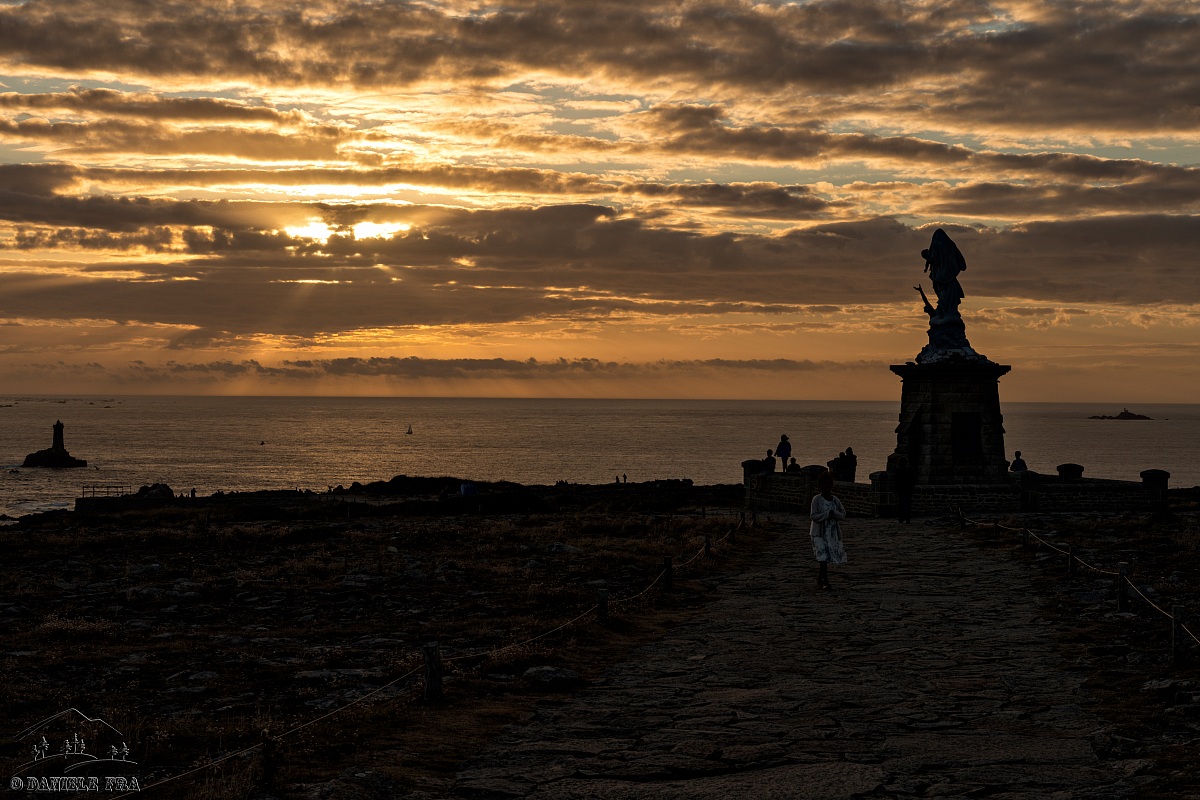 Sunset Pointe du Raz