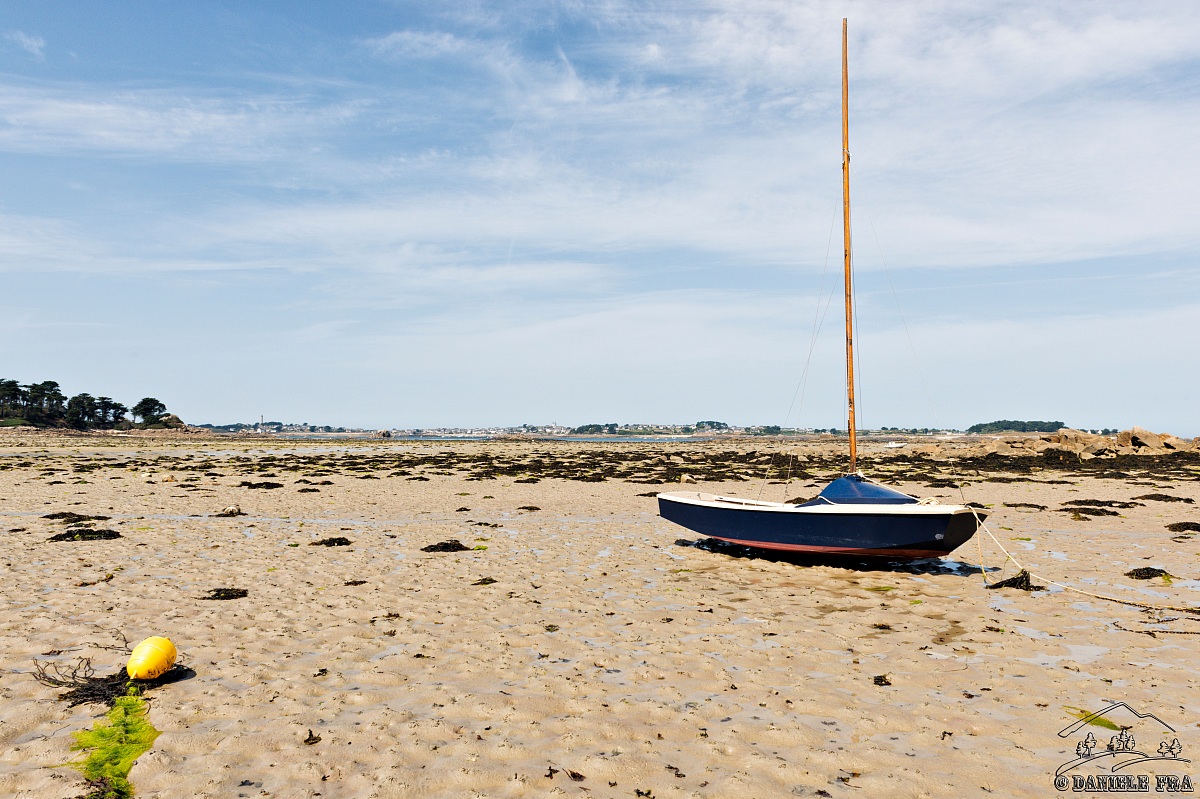 Roscoff boats in dry