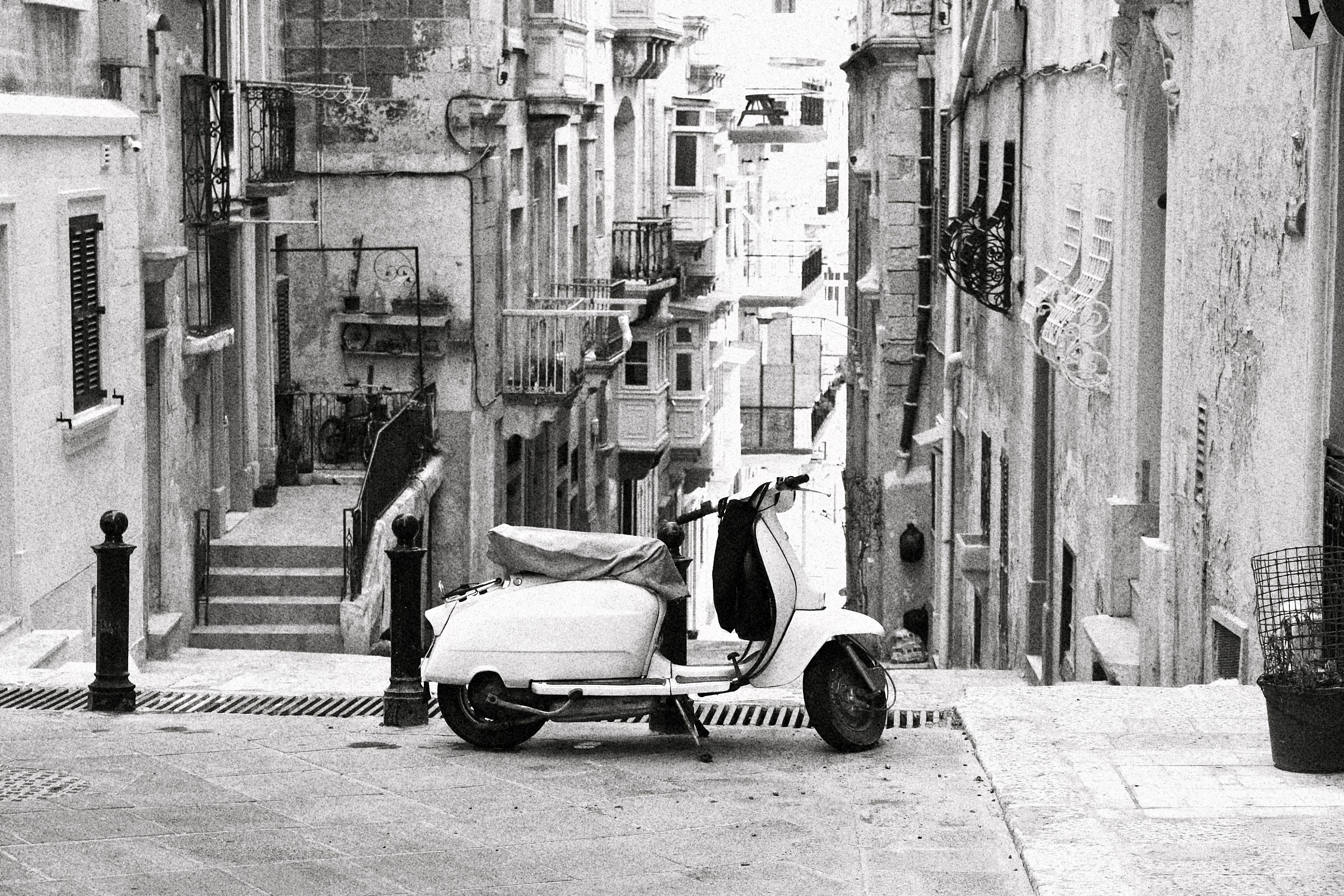 una lambretta alla valletta