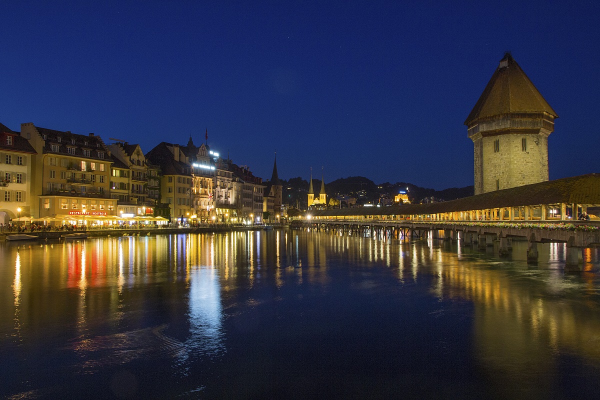 Lucerna by night