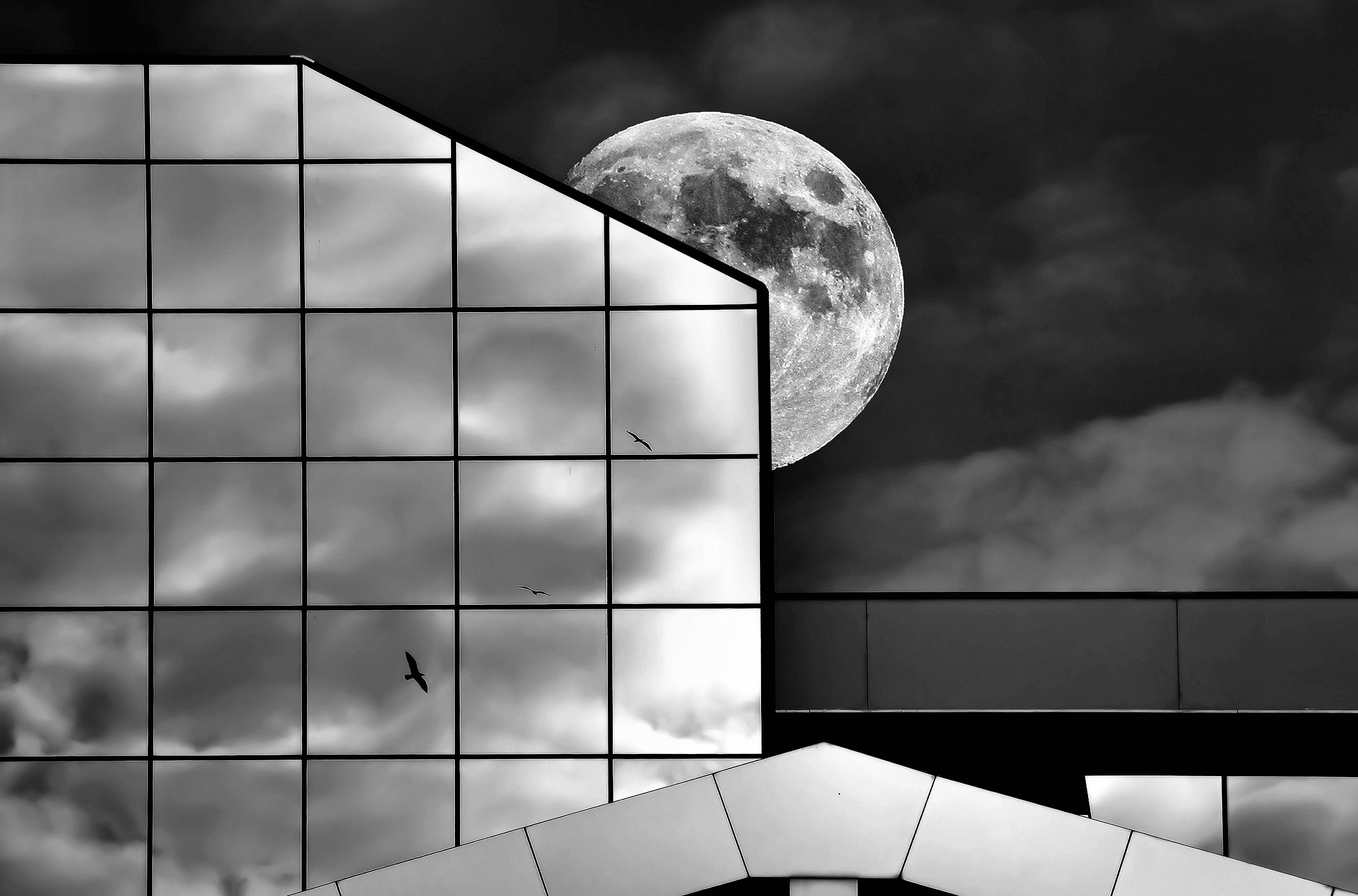 structure with iflessi and moon