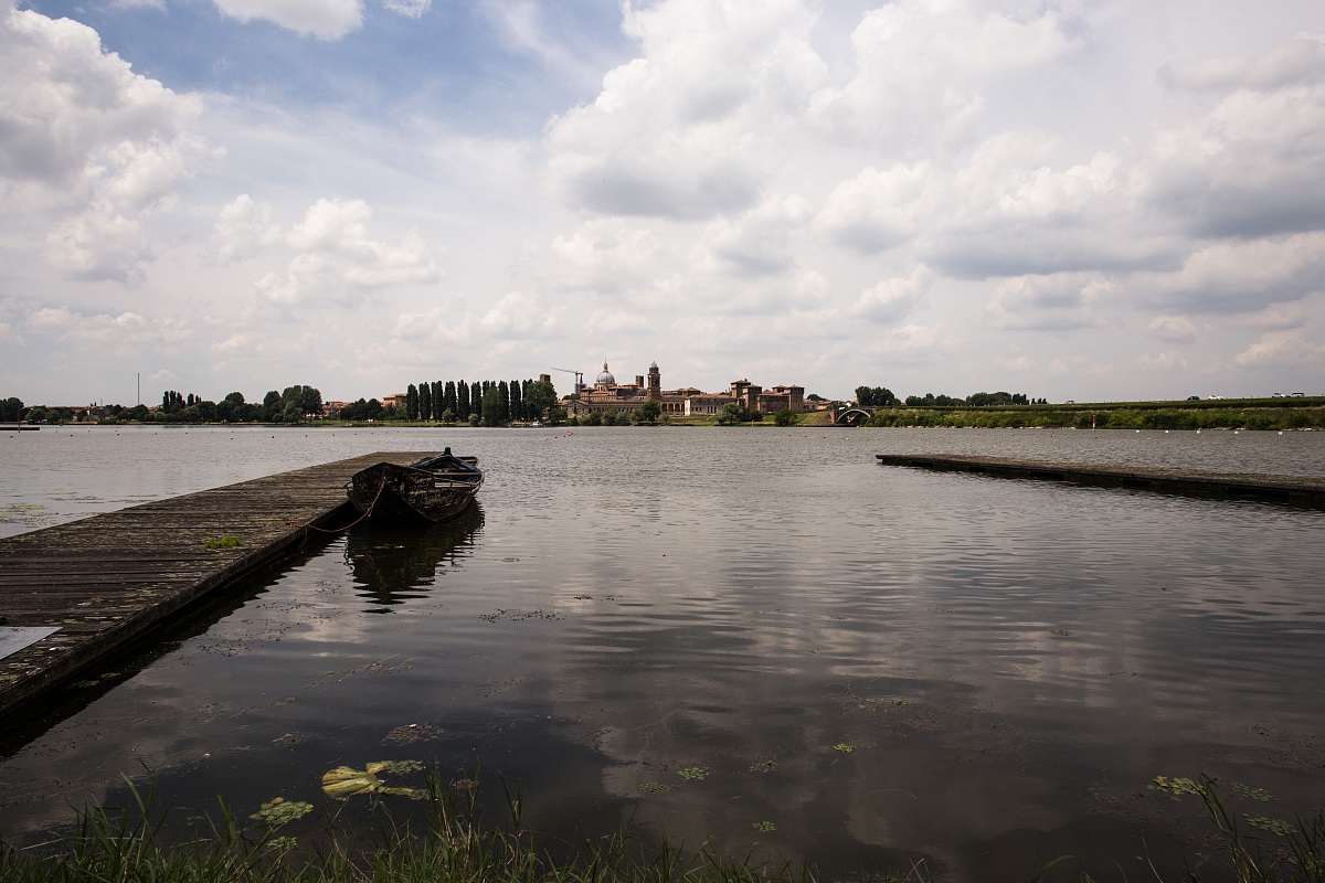 Mantua - City skyline