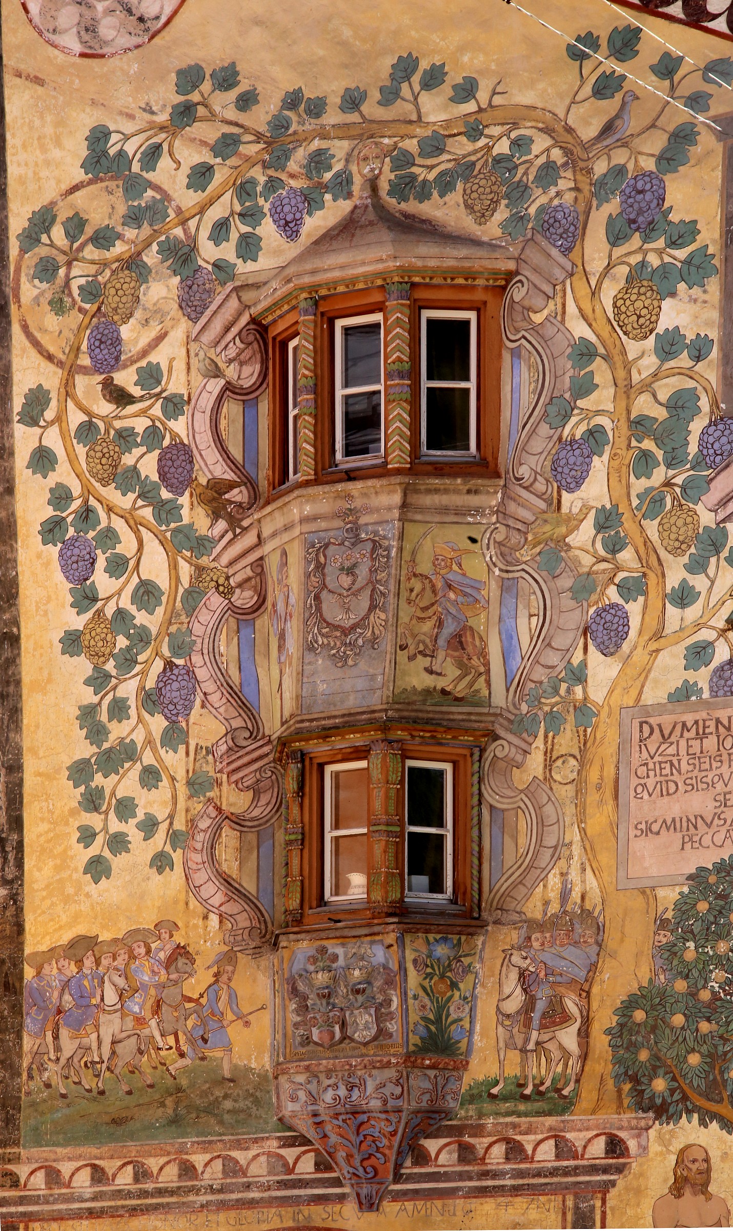 Chasa Claguna windows