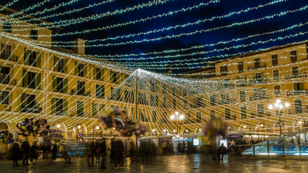 Plaza major illuminata