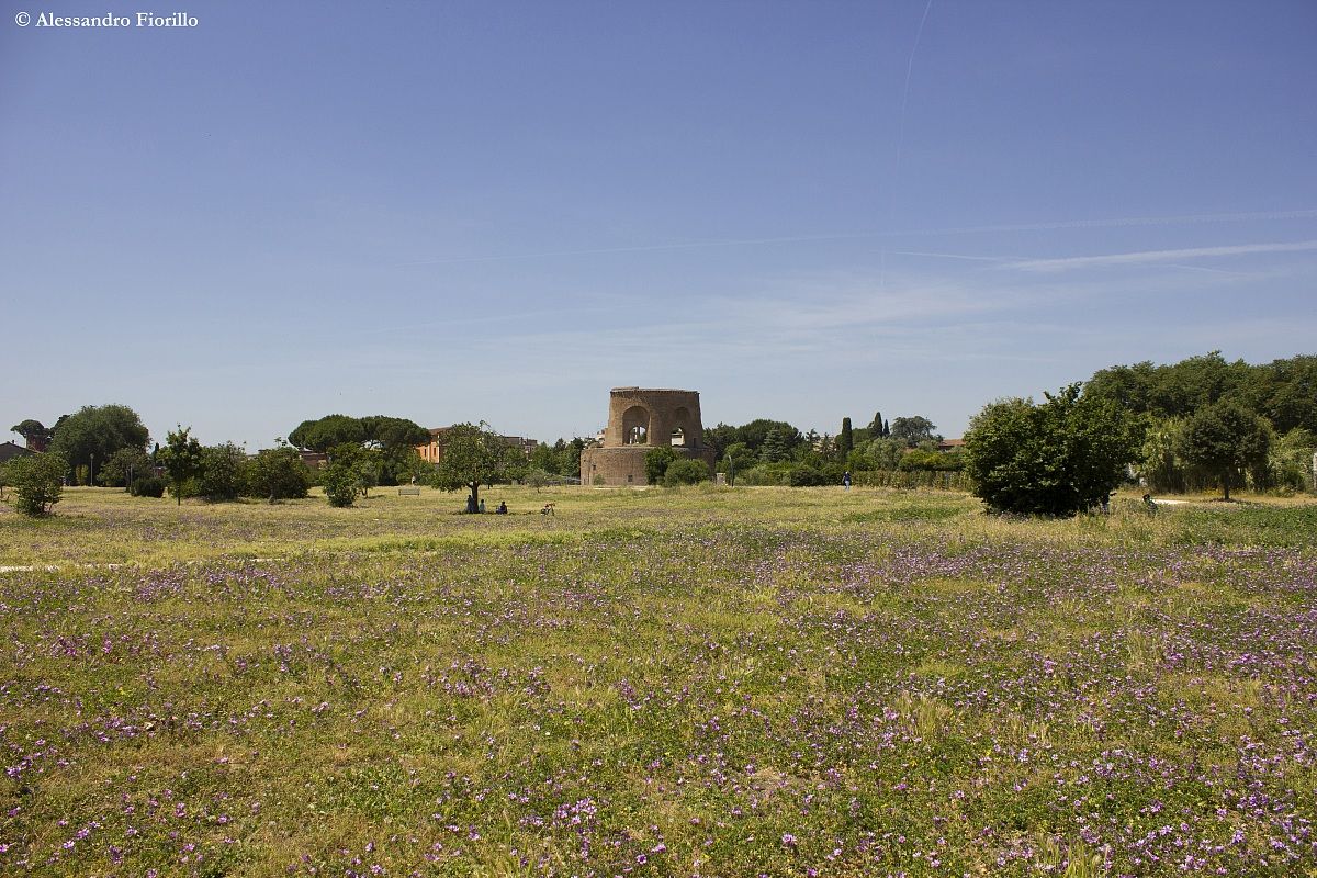 Il Mausoleo di Sant'Elena a Villa de Sanctis