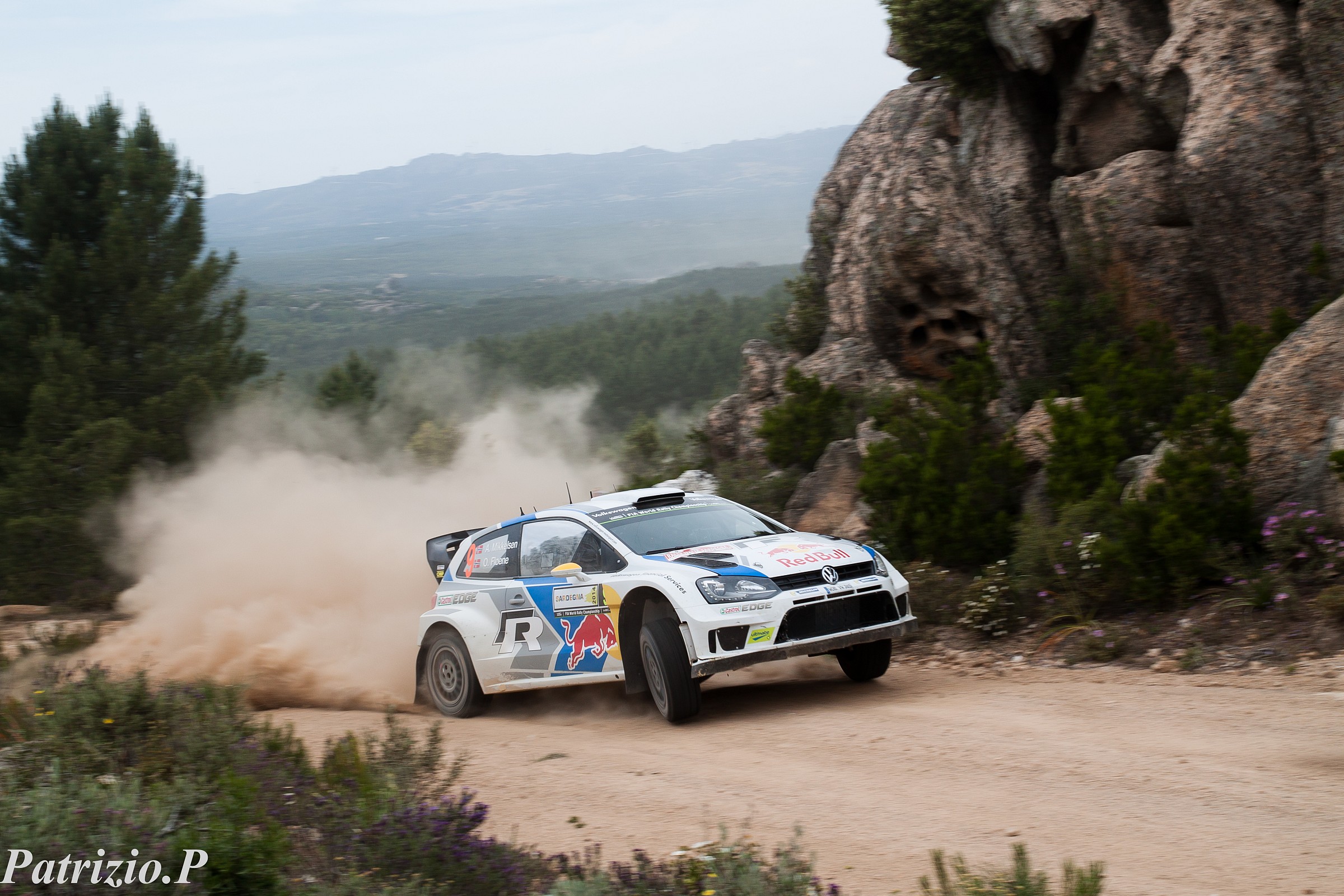 Traversi through the rock