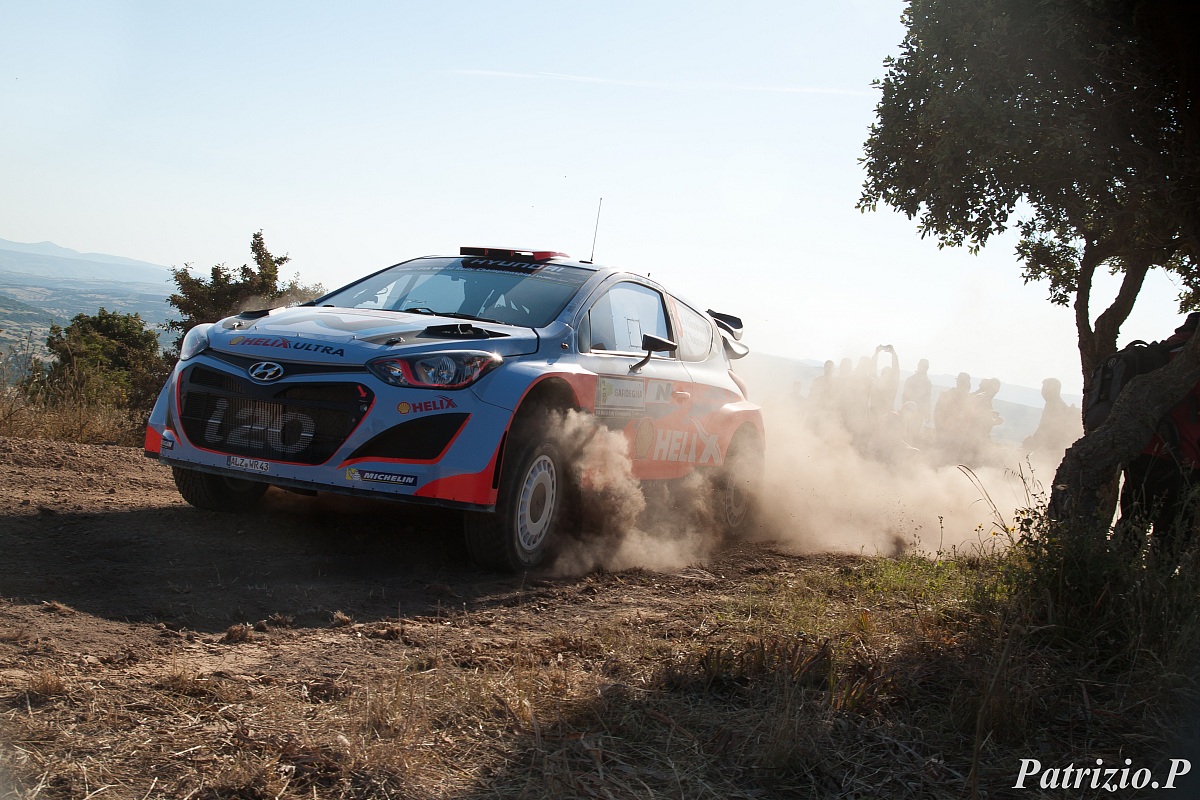 Hyundai i20 WRC in action - Rally Italia Sardegna 2014