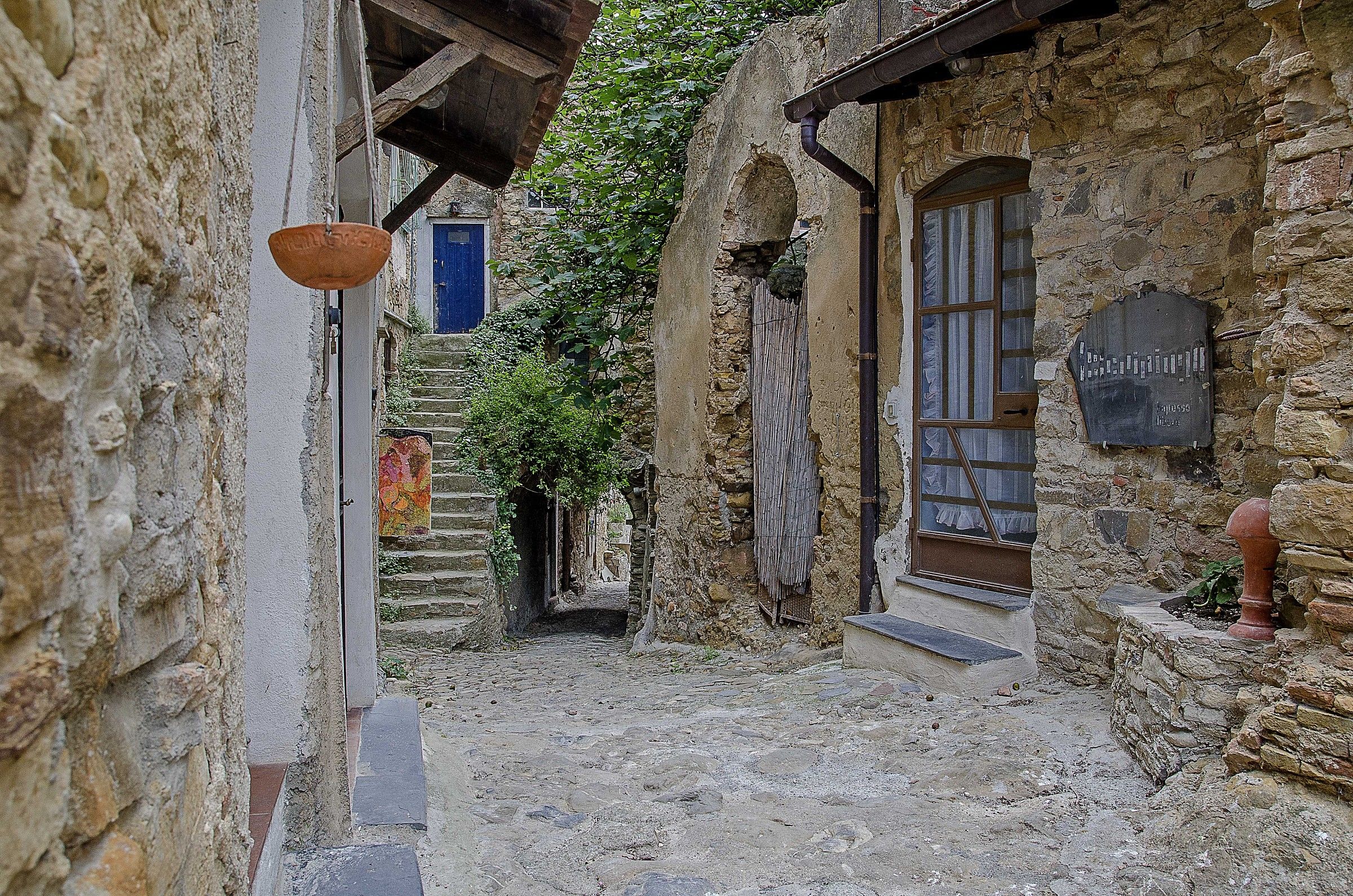 The stones of the old Bussana