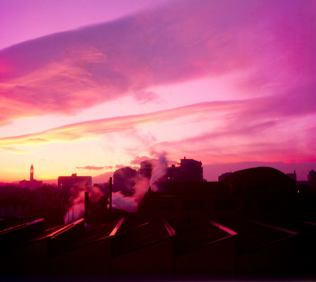 Tramonto sulla fabbrica