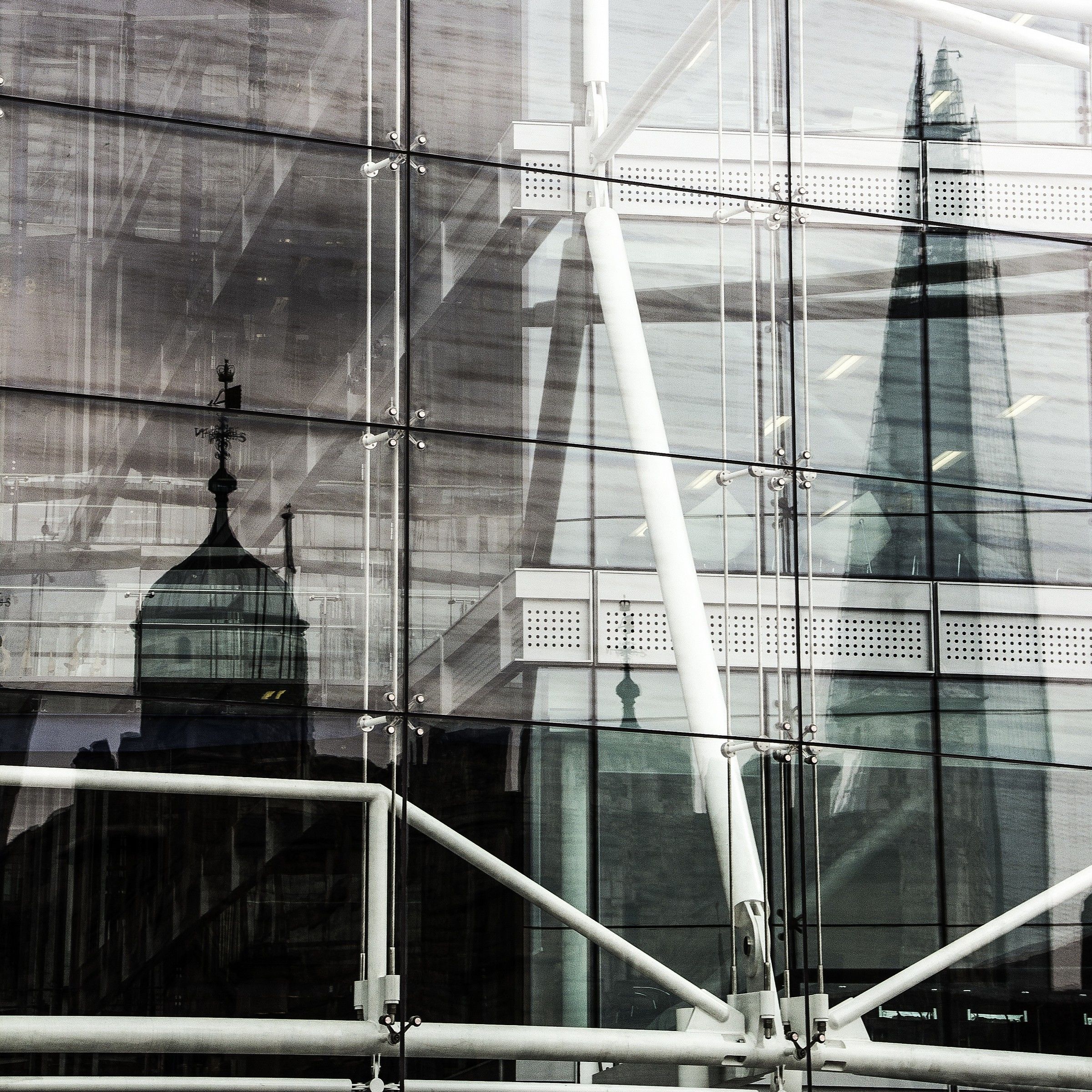 London :the newest and the oldest ... reflecting twins