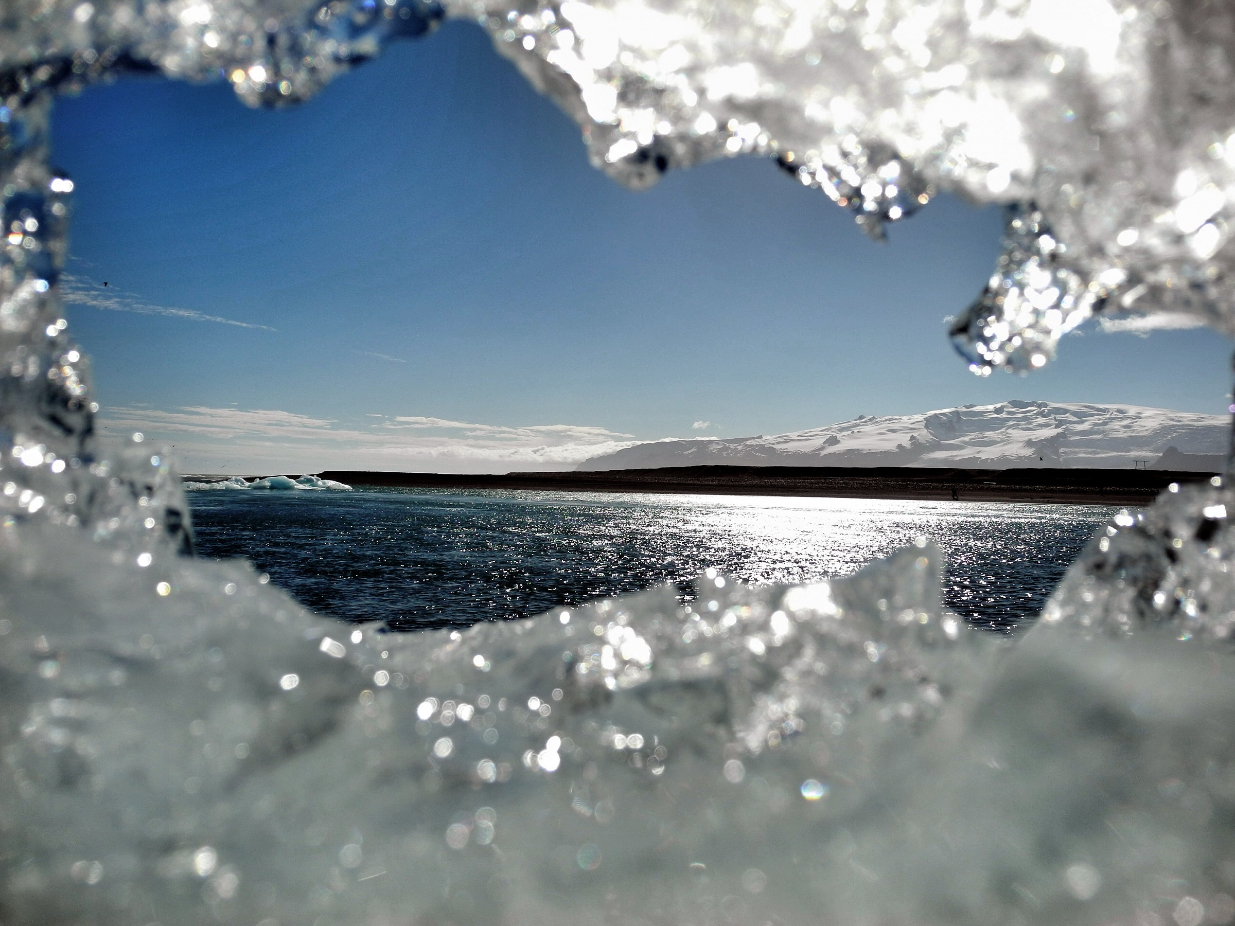 Attraverso il ghiaccio