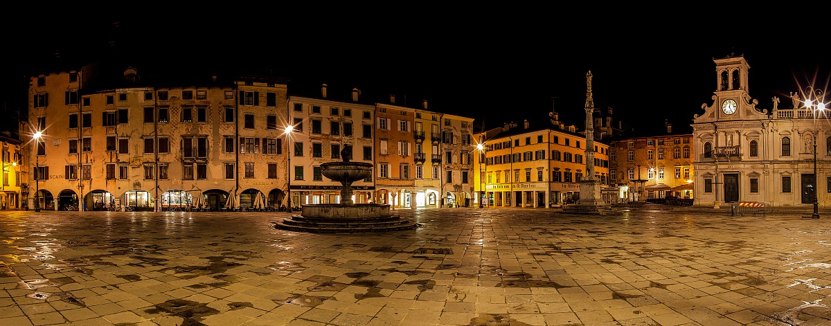 Piazza Matteotti by night