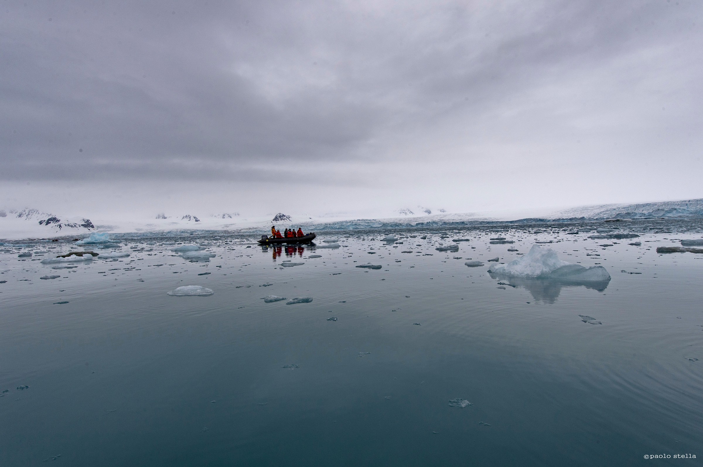 l'immenso ghiacciaio - 7 km - Lilliehookbreen