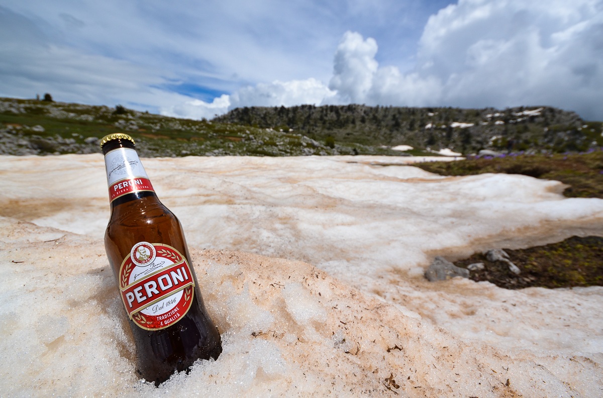 Peroni ghiacciata e rutto libero