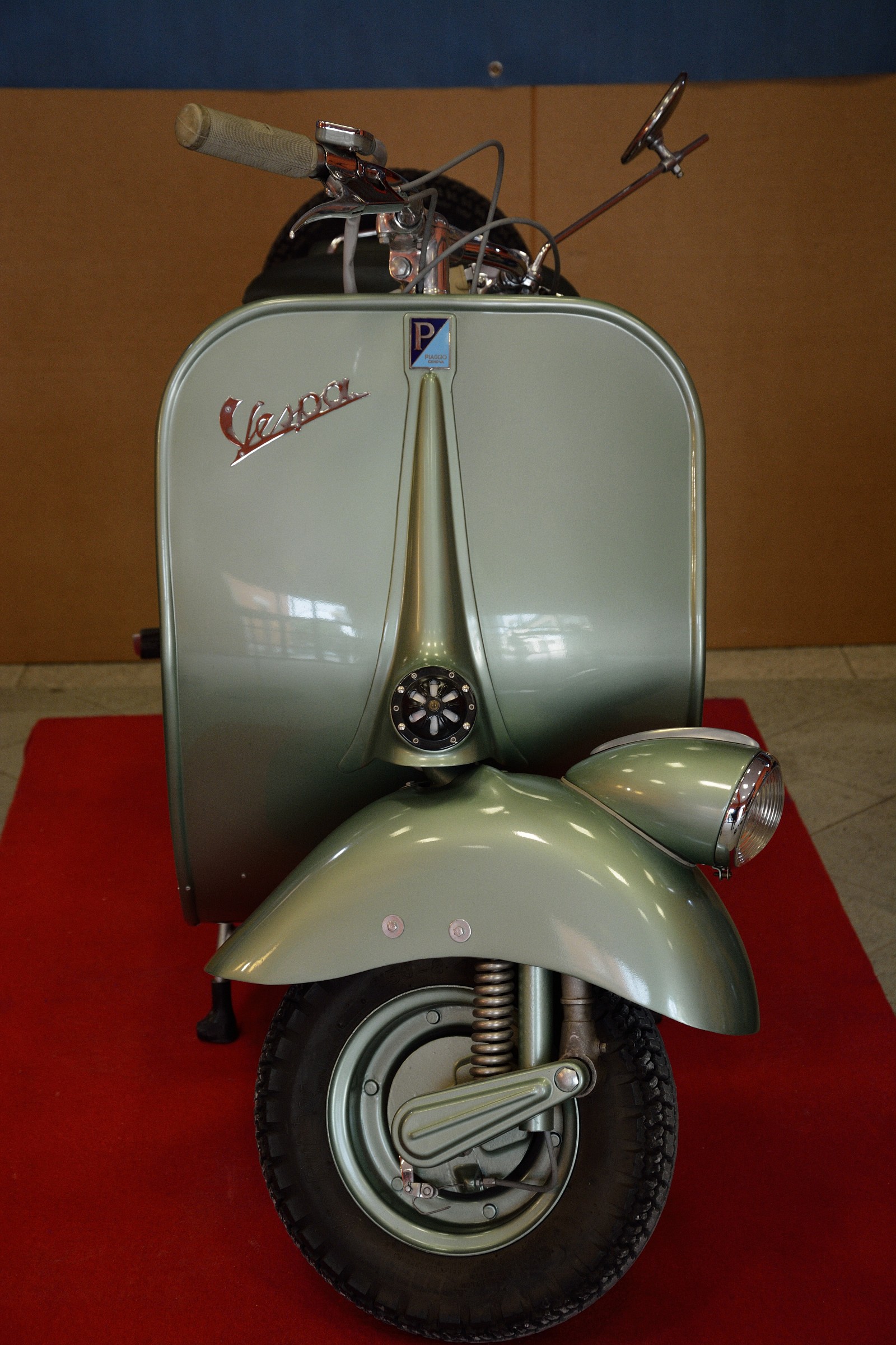 Vespa Faro Basso