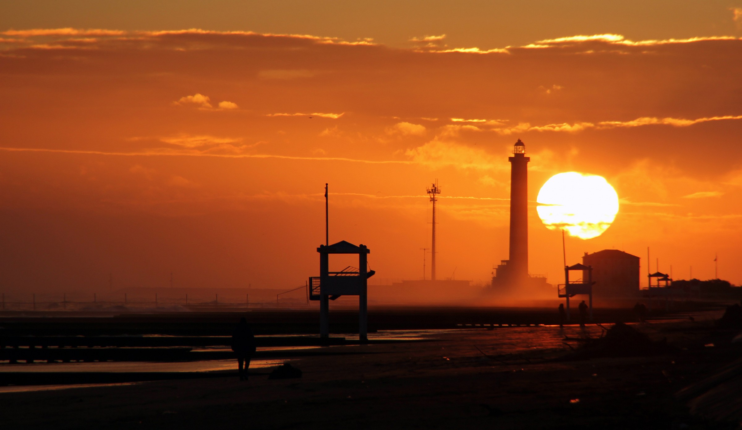Faro al Tramonto
