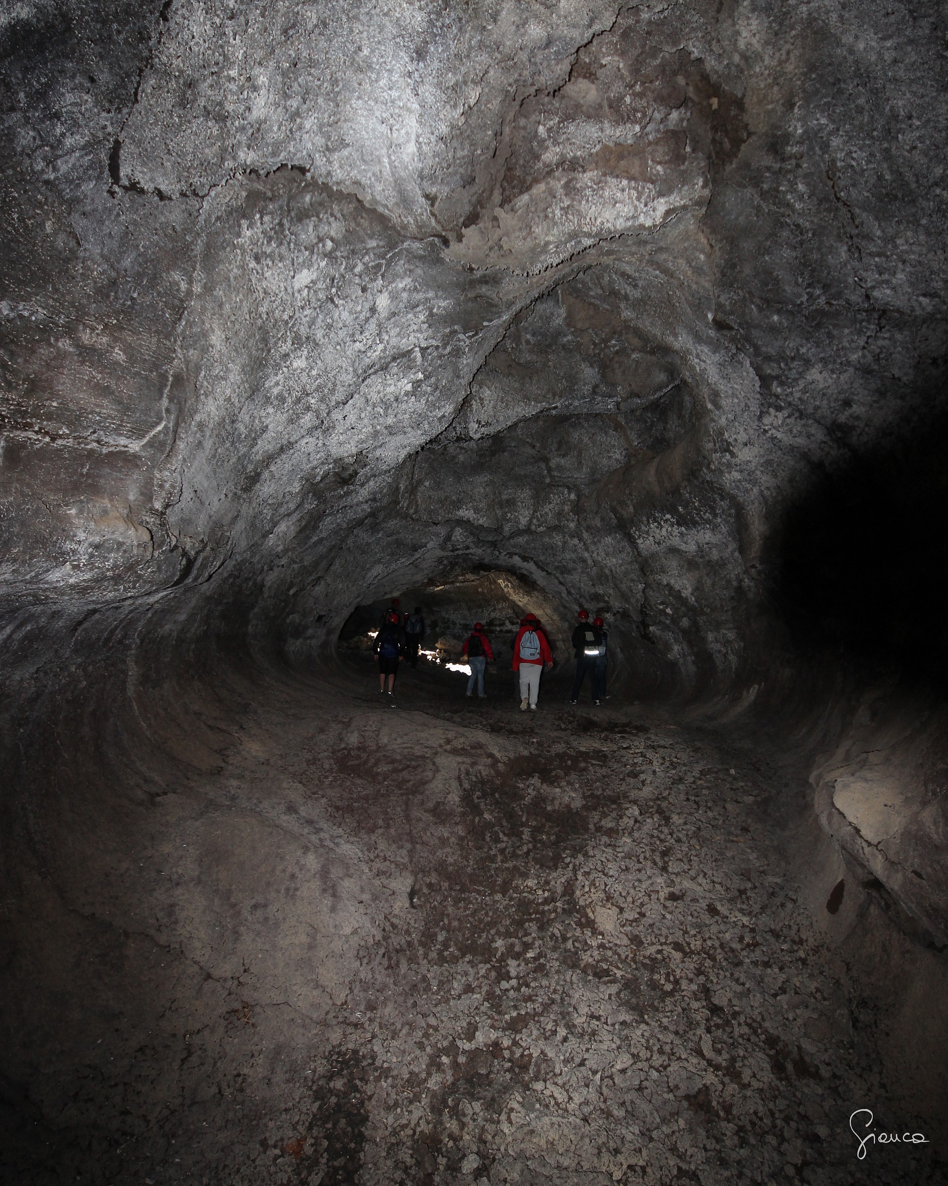 The cave of Raspberries (Etna)