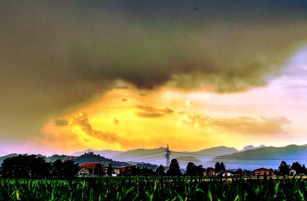 Paesaggio con nuvoloni