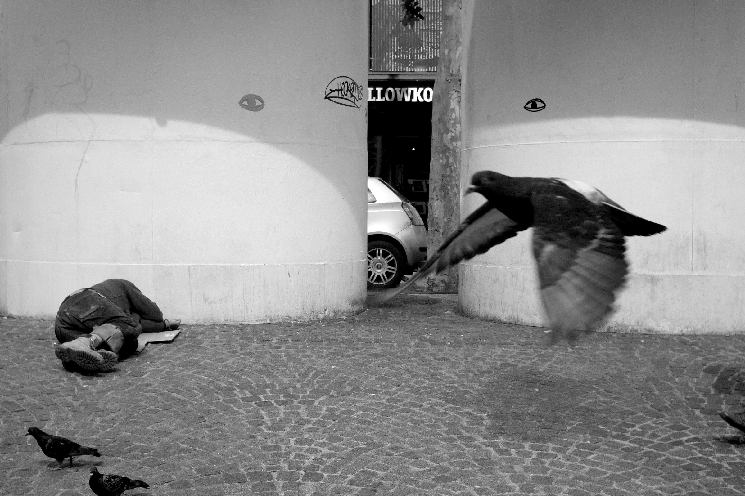 Homme qui dort, Paris