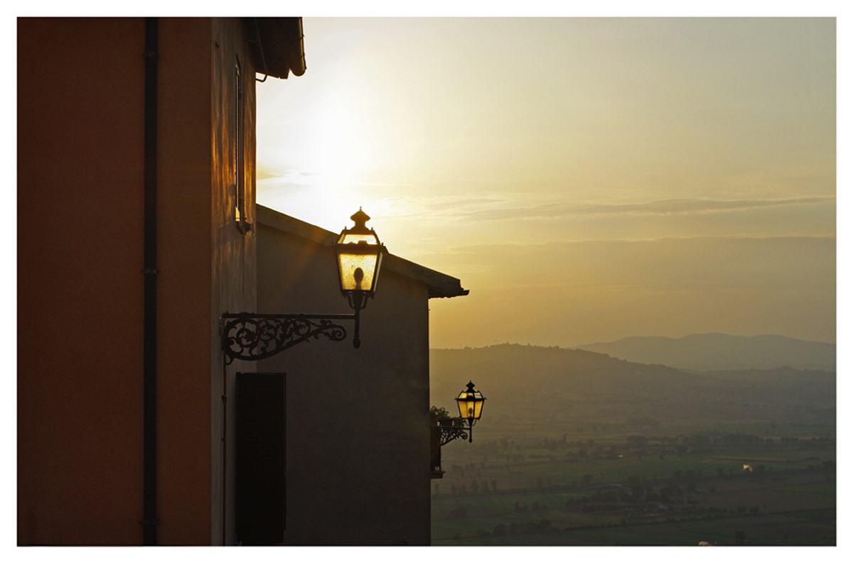 Tramonto dorato a Trevi (pg)