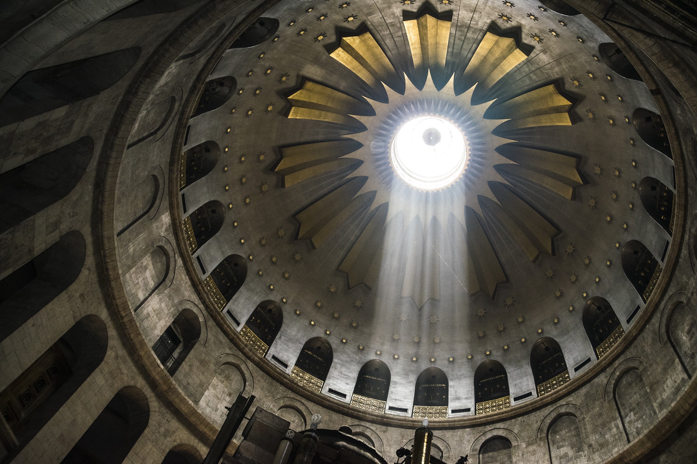All'interno della Chiesa del S. Sepolcro