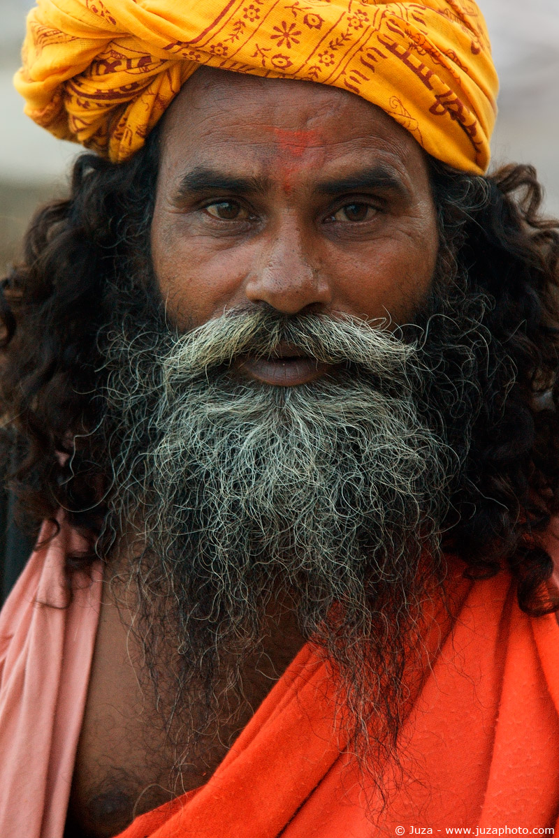 Report: India, 013 078