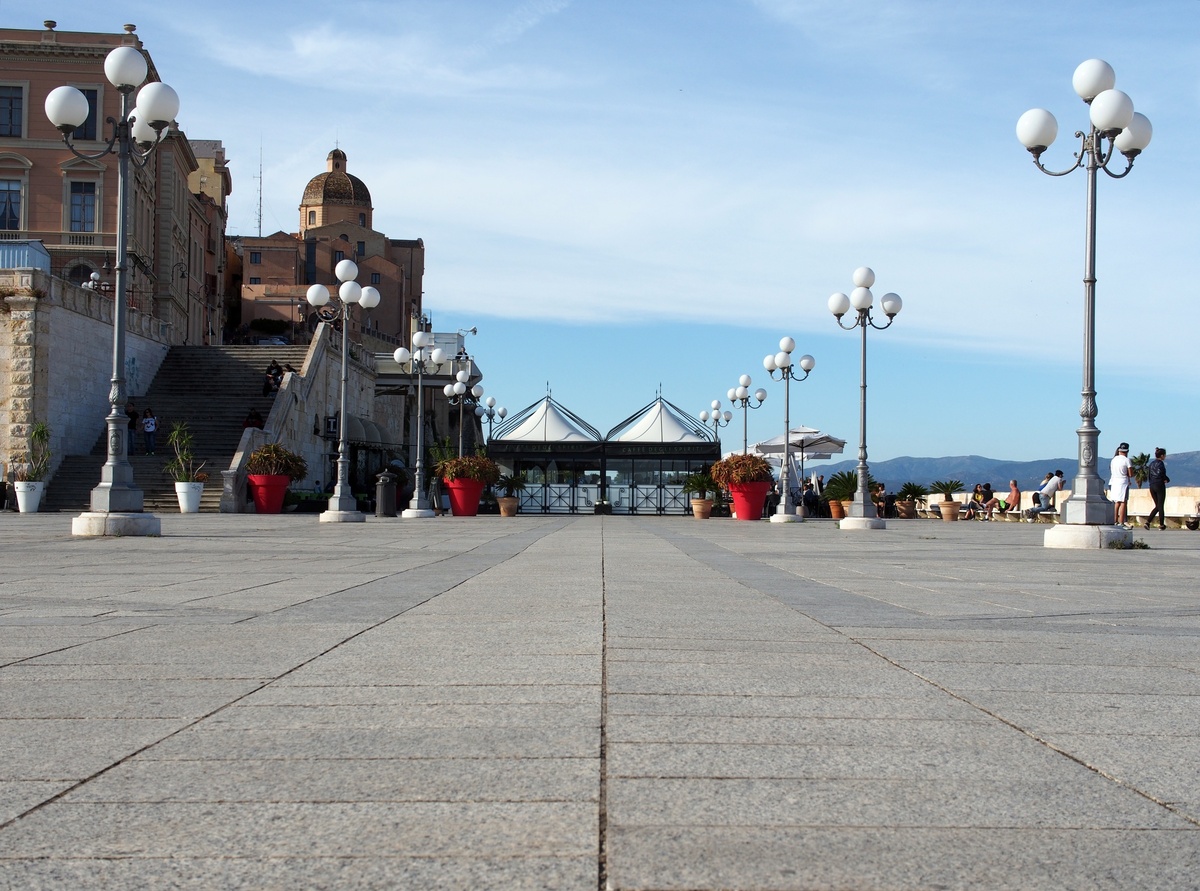 Cagliari, Bastione di San Remy, Caffè degli Artisti #...