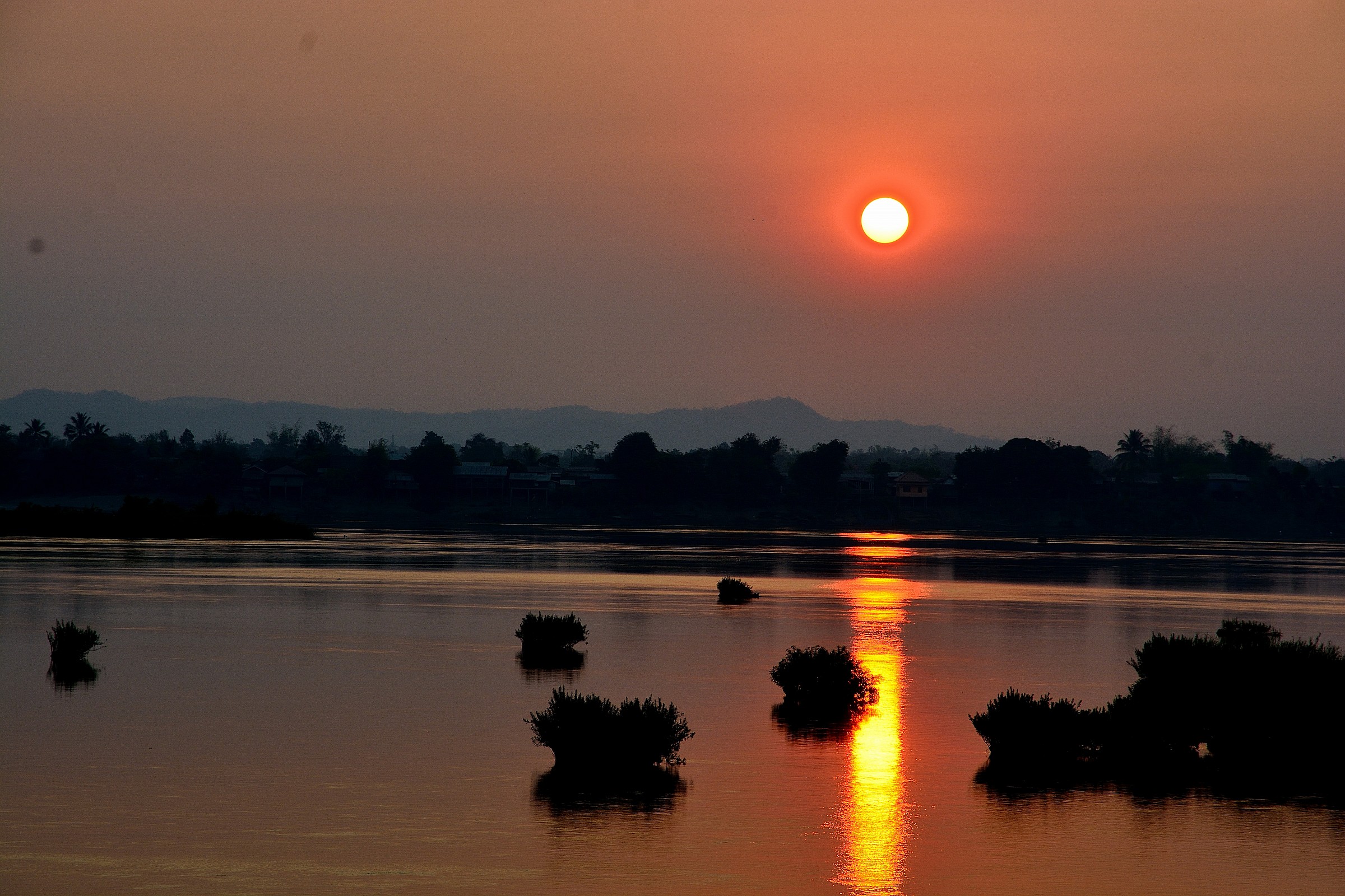 laos - alba sul mekong