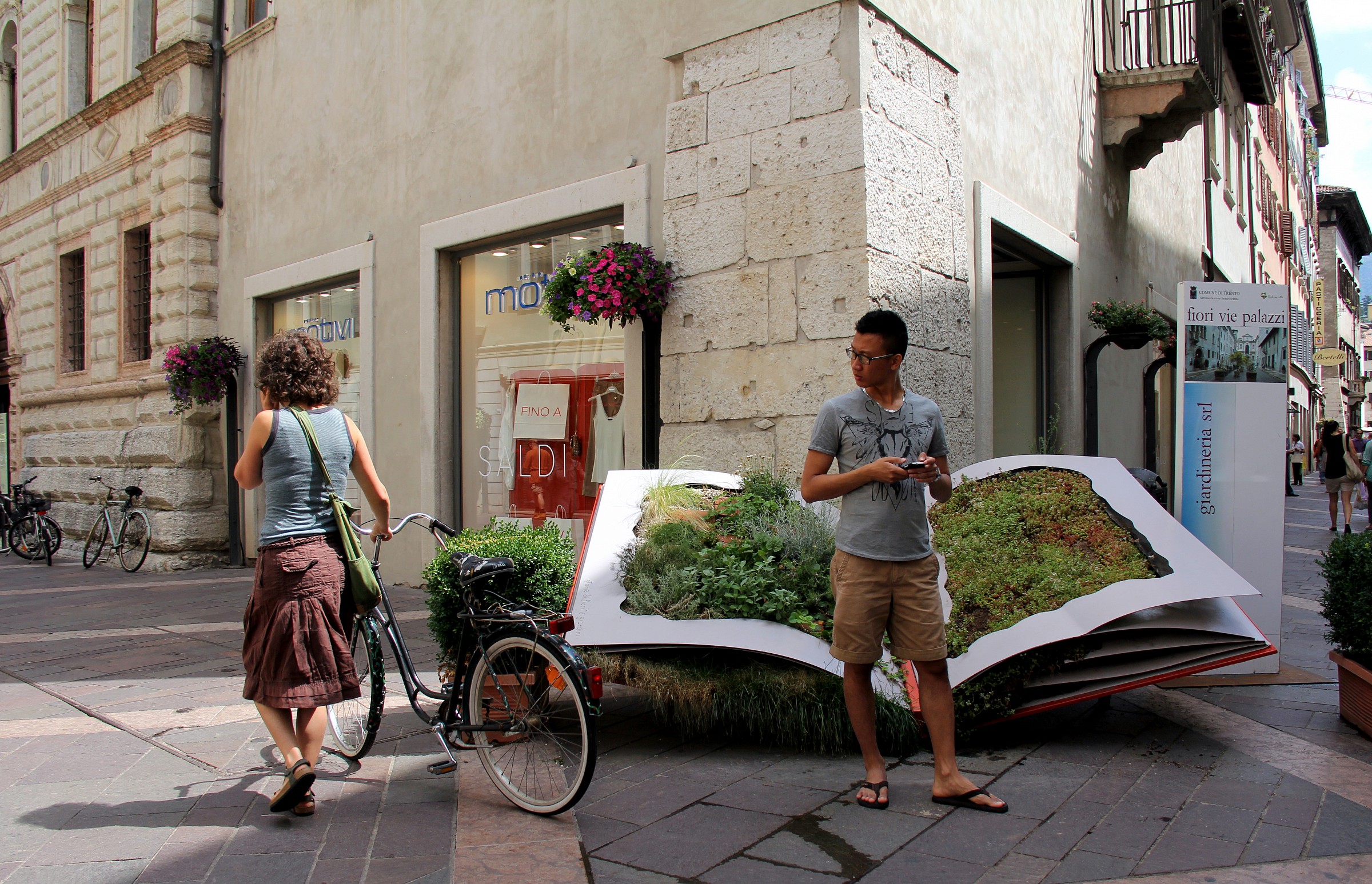 Small urban distractions