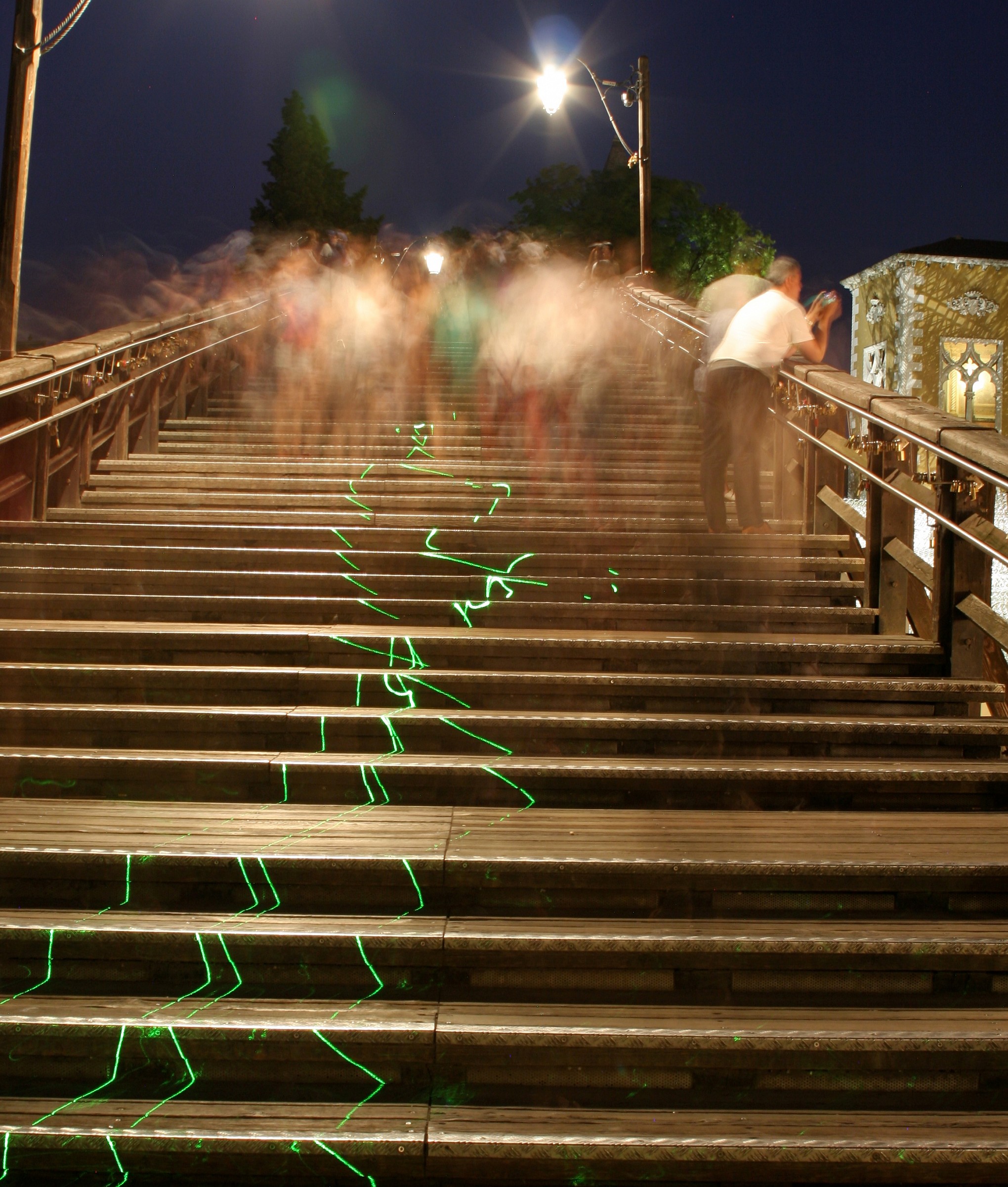 la luce verde sul ponte