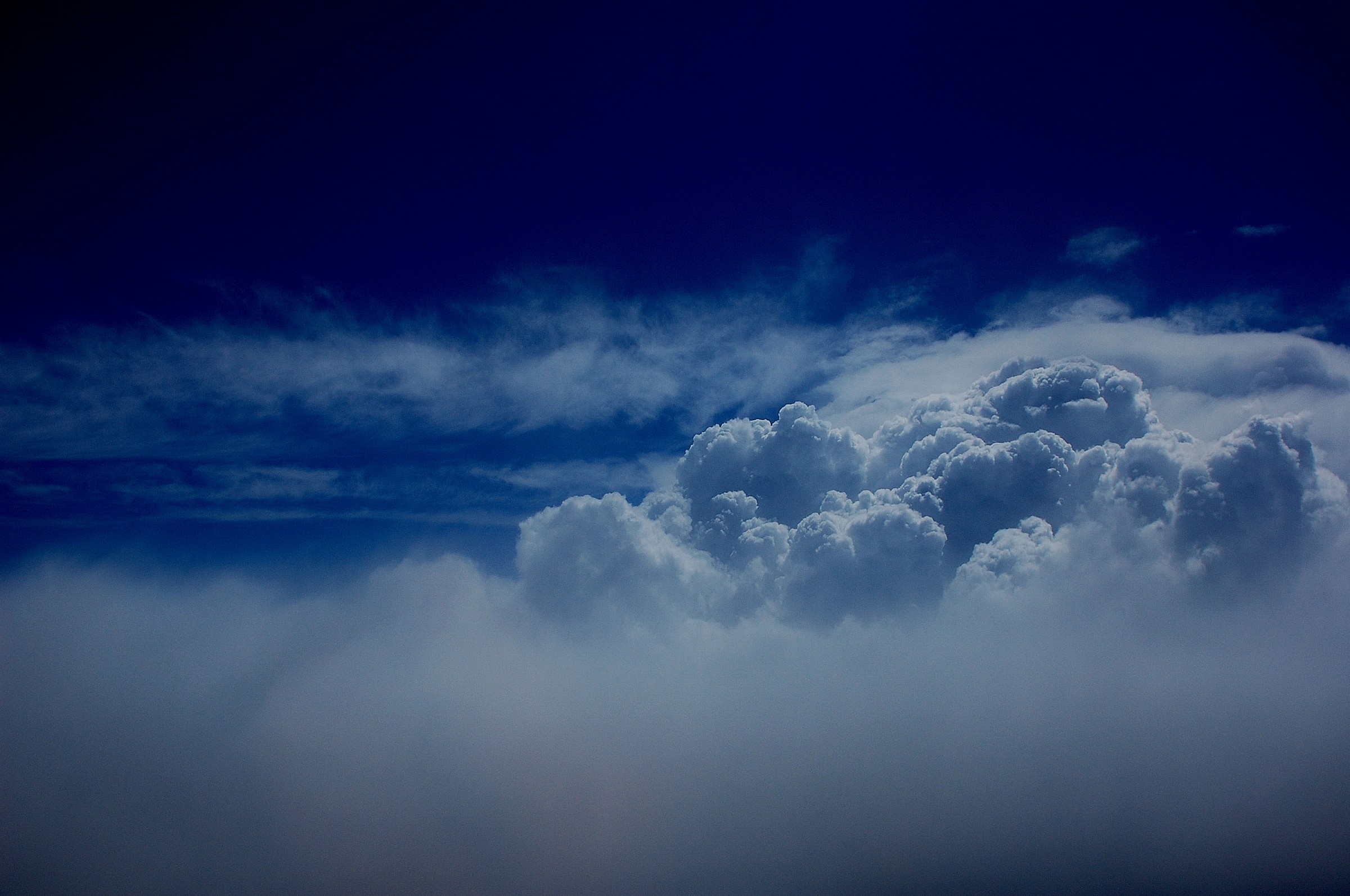 horizon between clouds