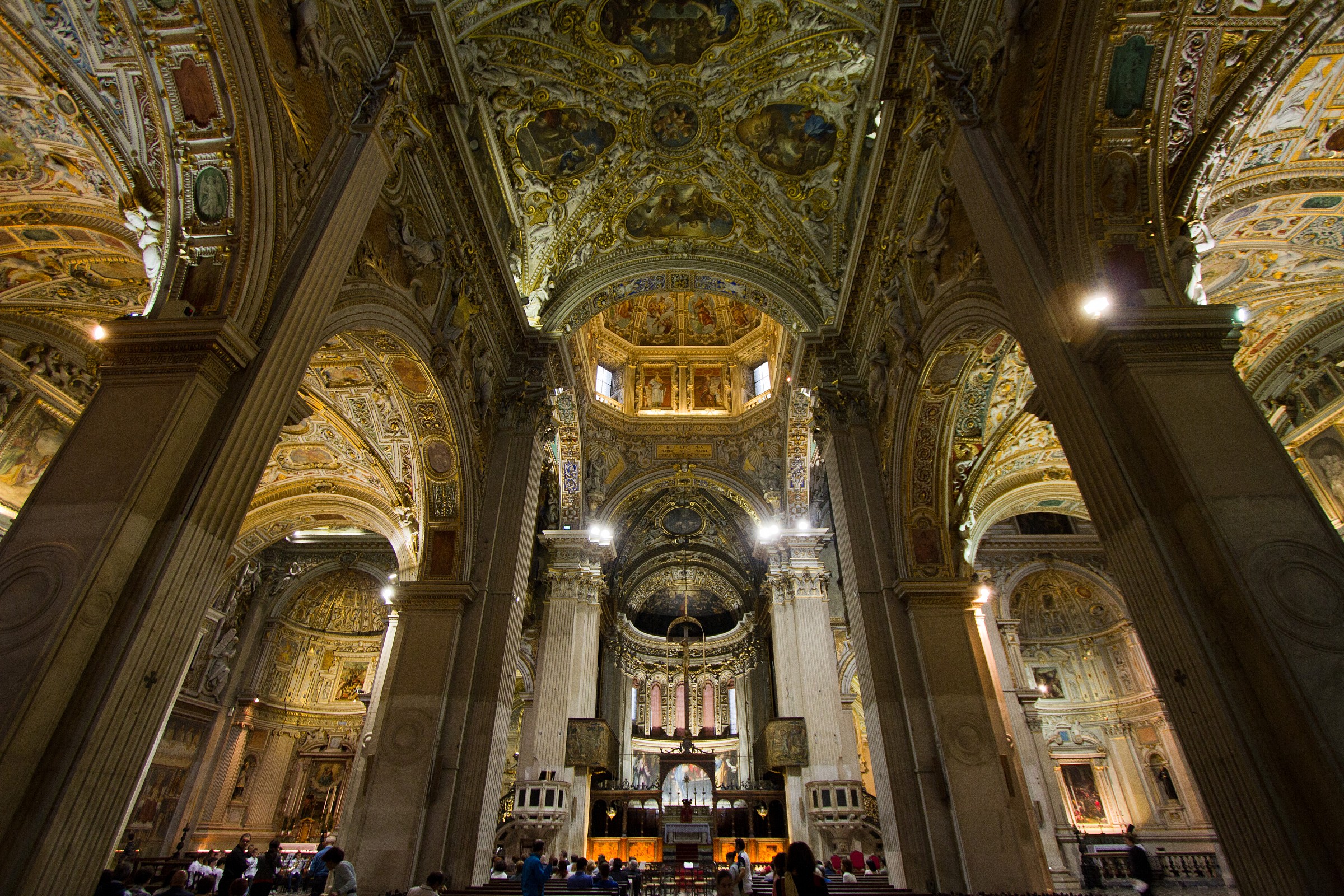 Basilica of Santa Maria Maggiore - Waiting for the concert