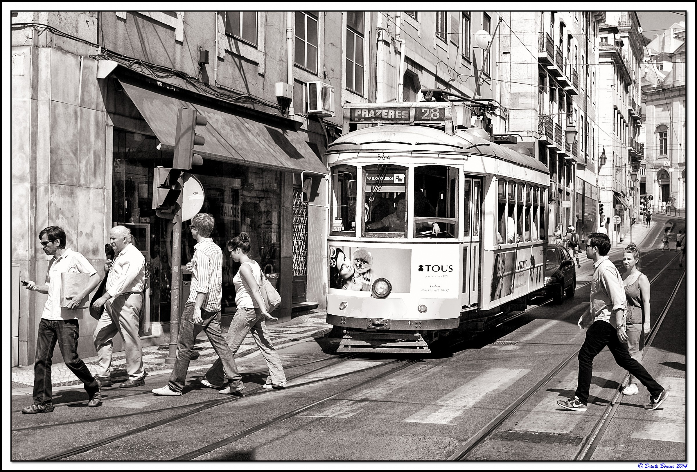 Up and down with the legendary Tram 28