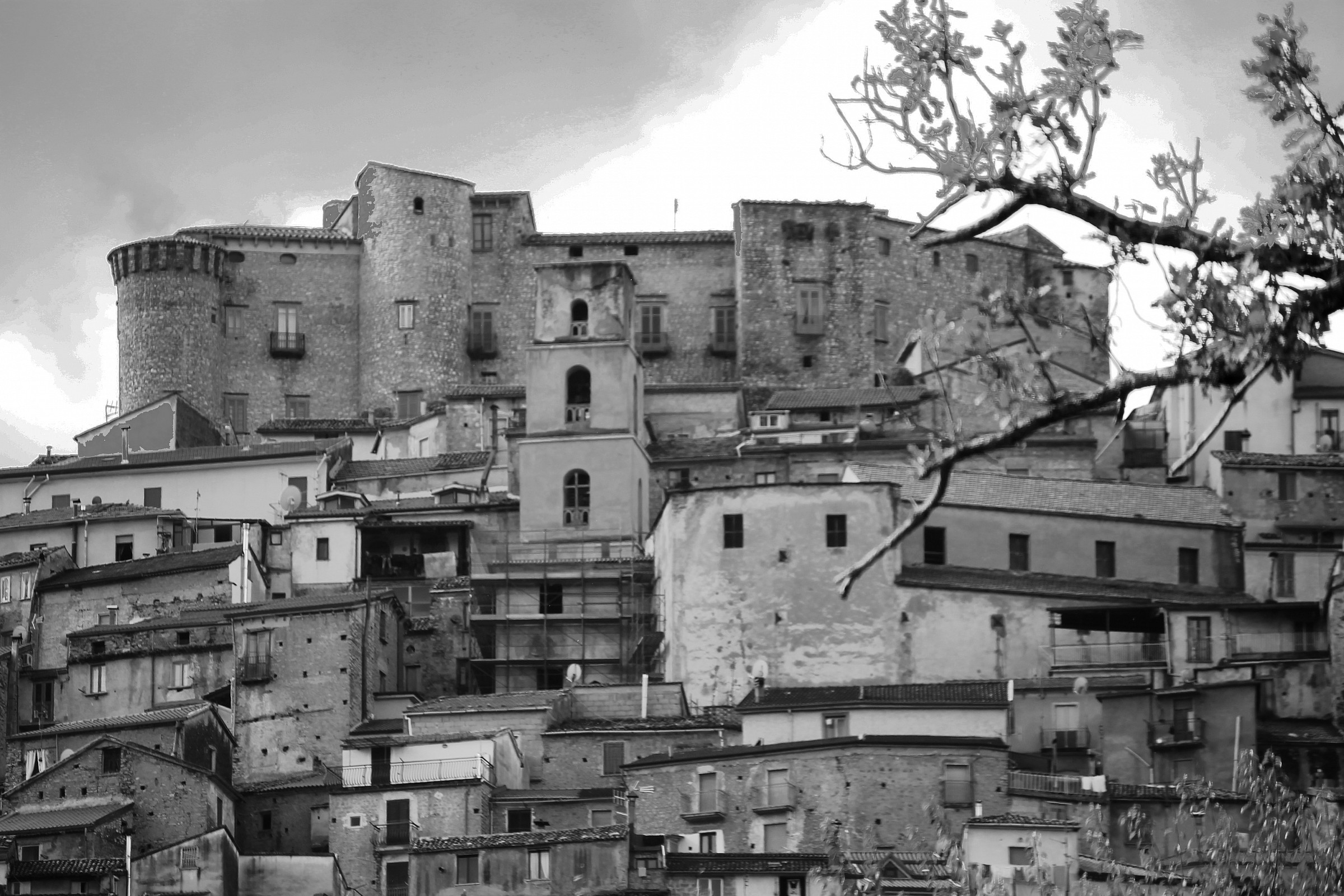 ..una veduta del centro storico di Roccadaspide.