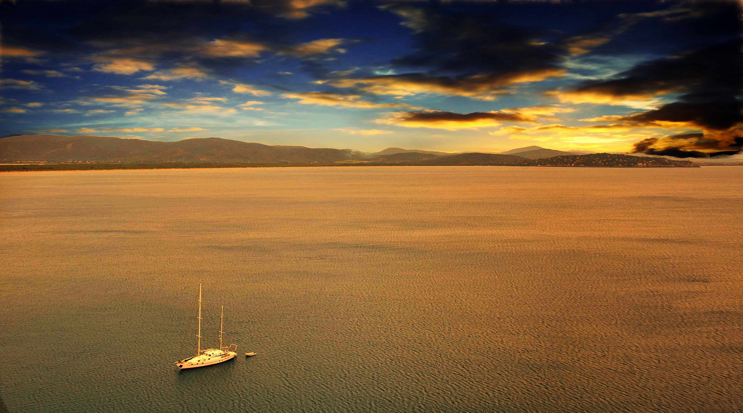 Sunset in the bay of Monte Argentario