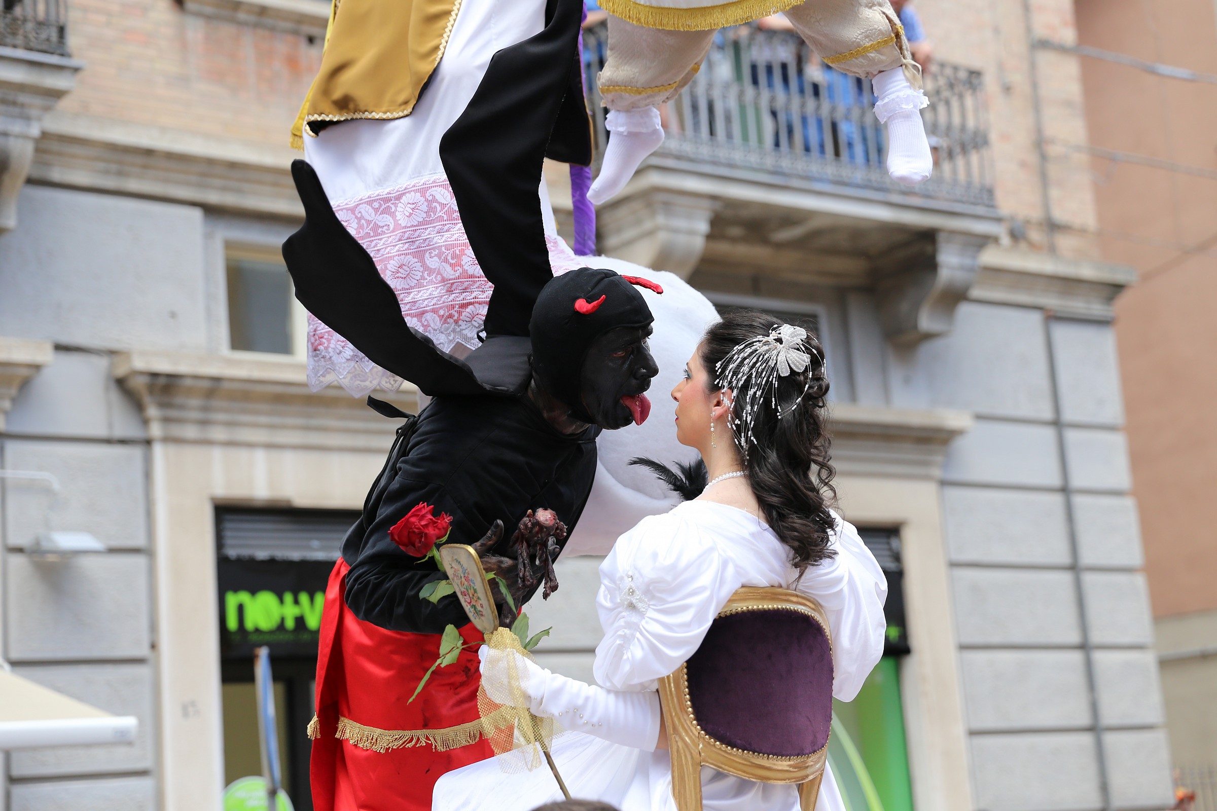 Campobasso Corpus Christi: Damsel and the Devil tempting