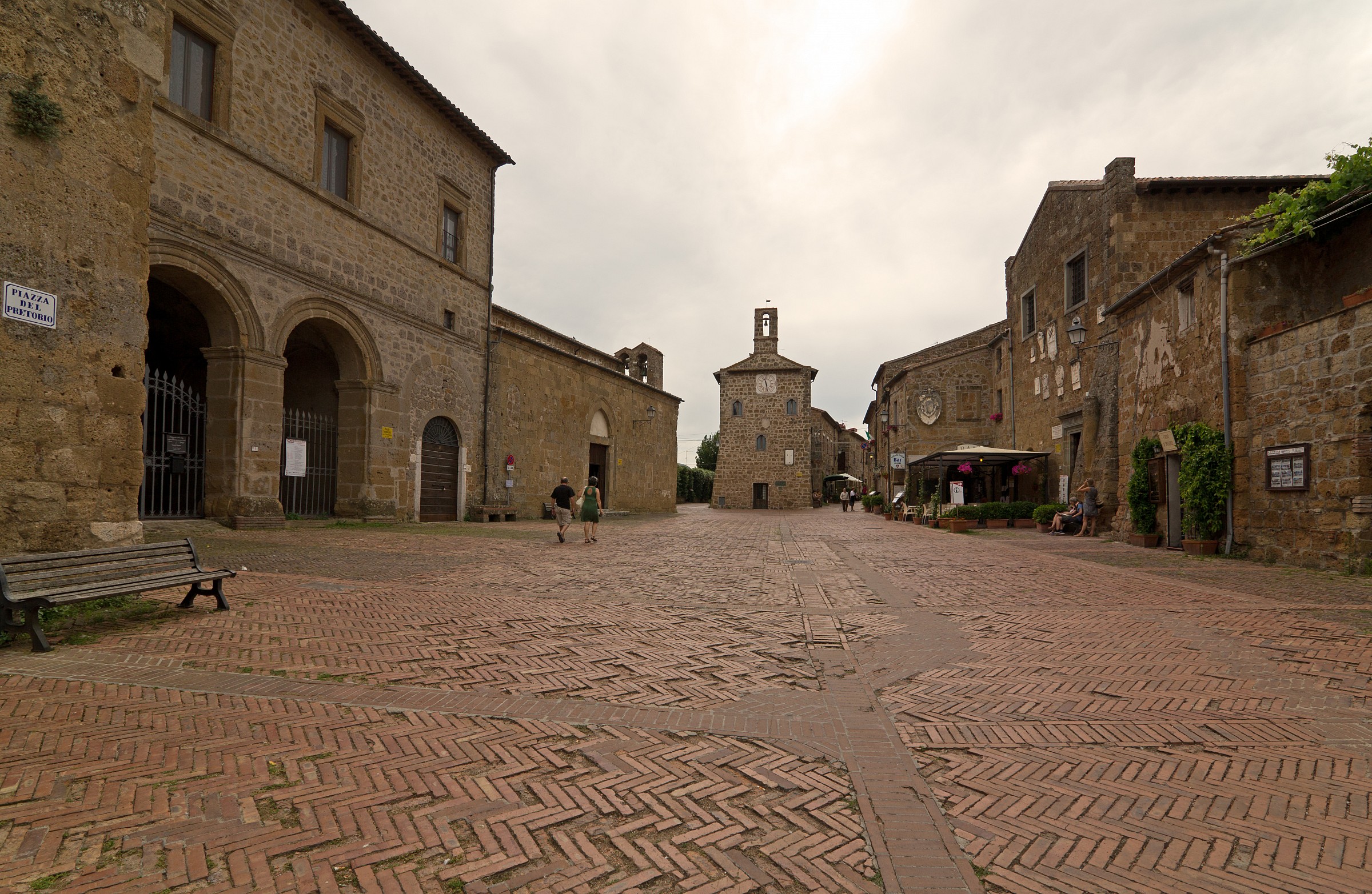 Sovana Square Praetorian